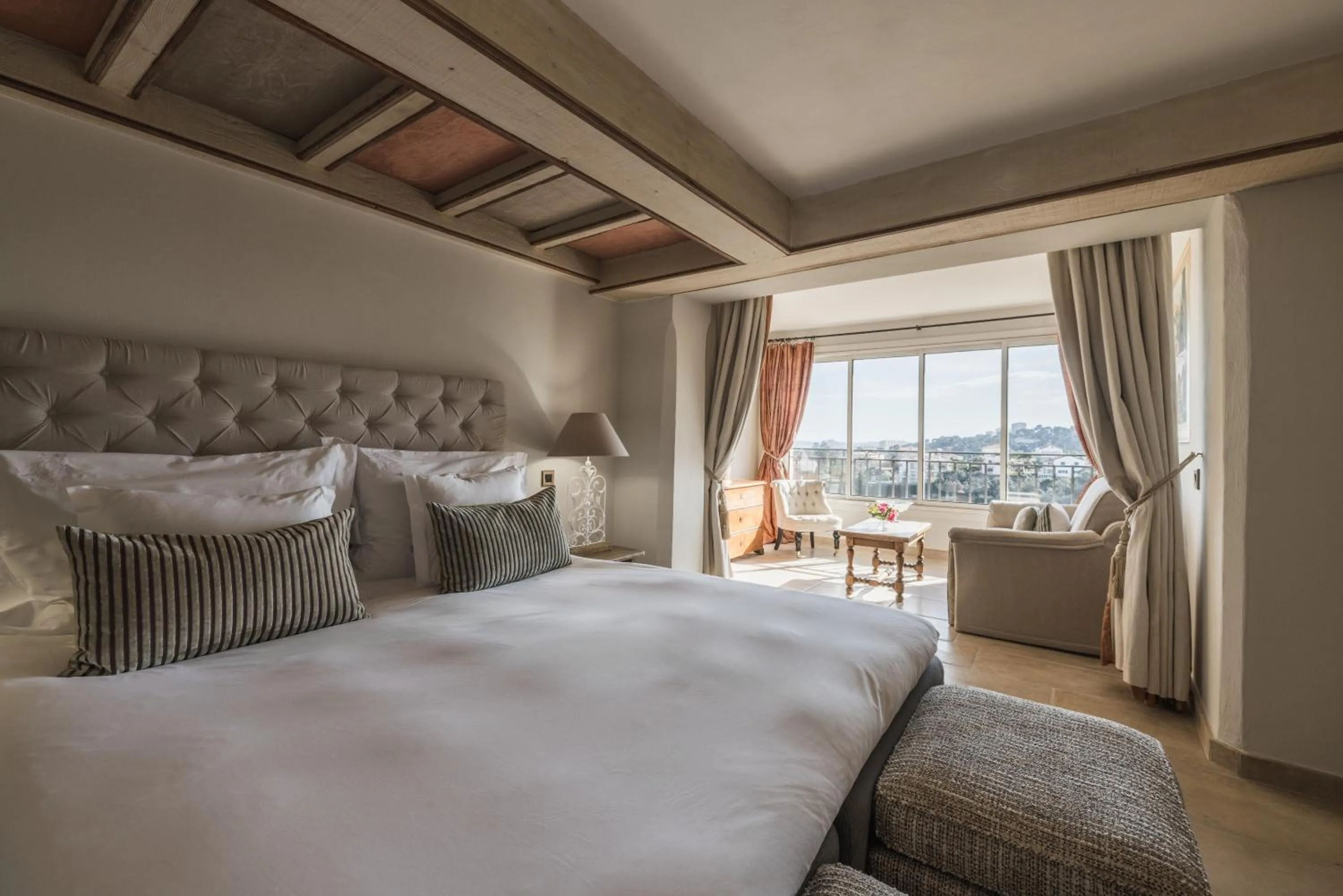 Property building, Bed in Château Le Cagnard