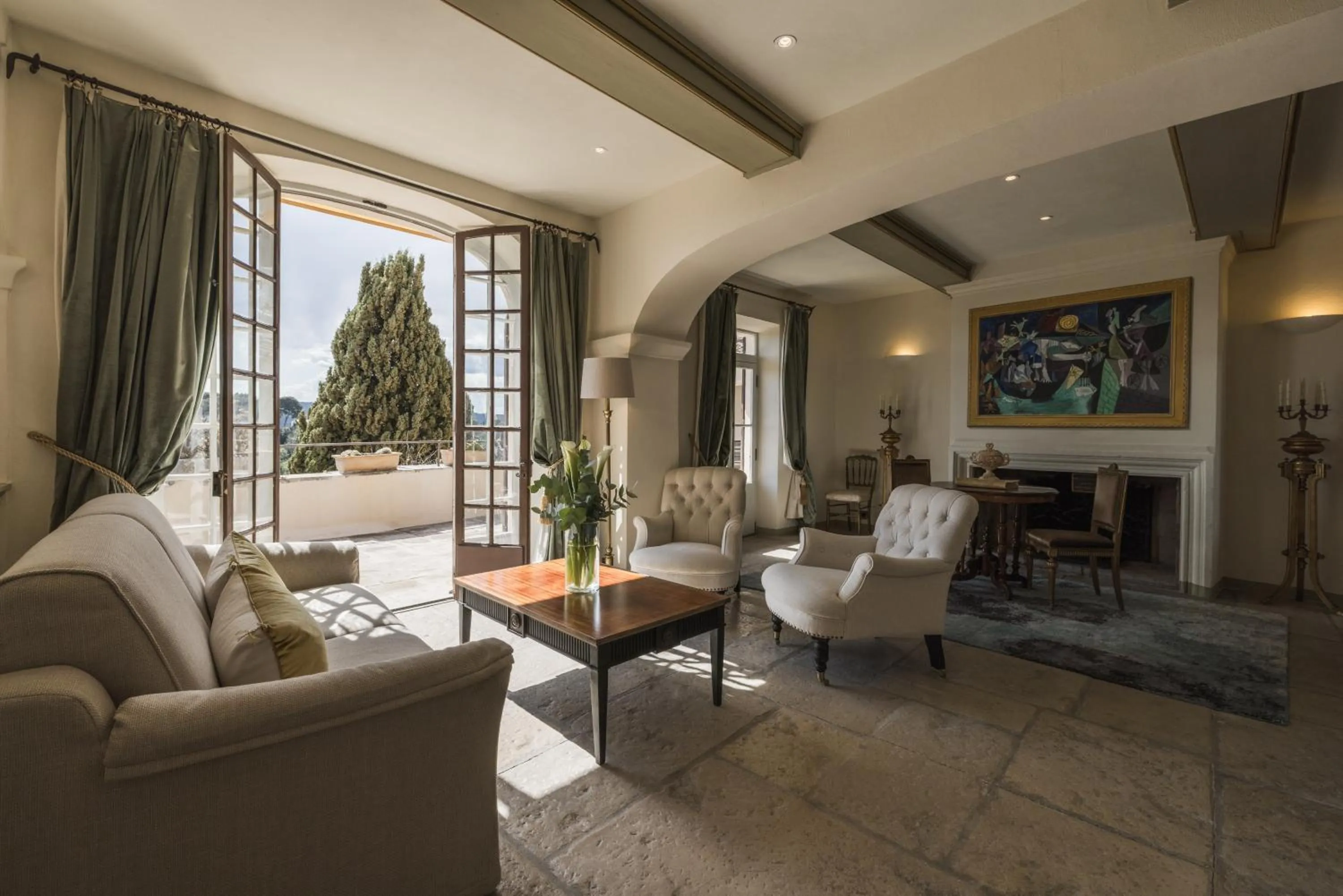 Property building in Château Le Cagnard