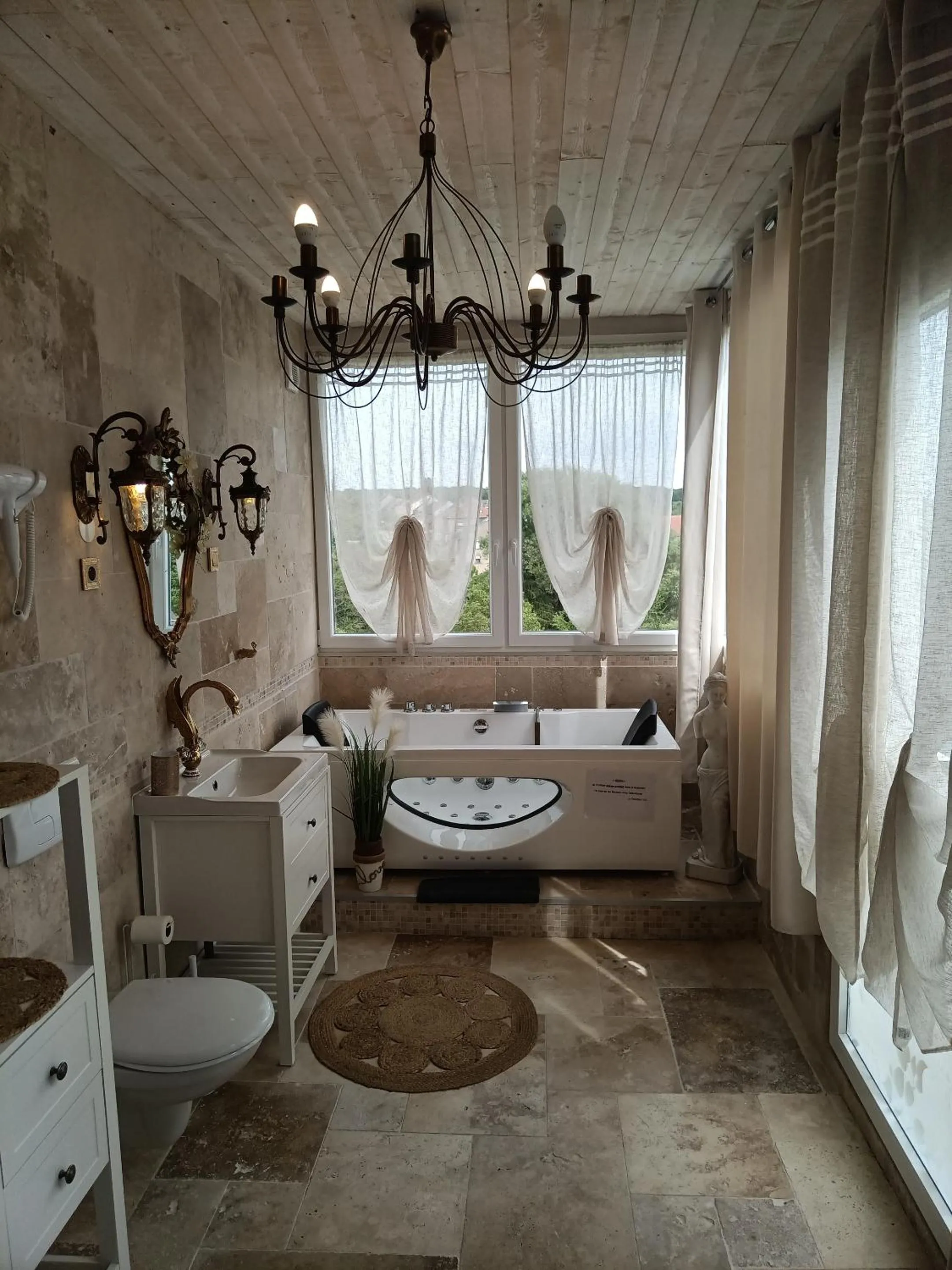 Bathroom in Gîtes & Chambres d'hôtes Villa La Lorraine