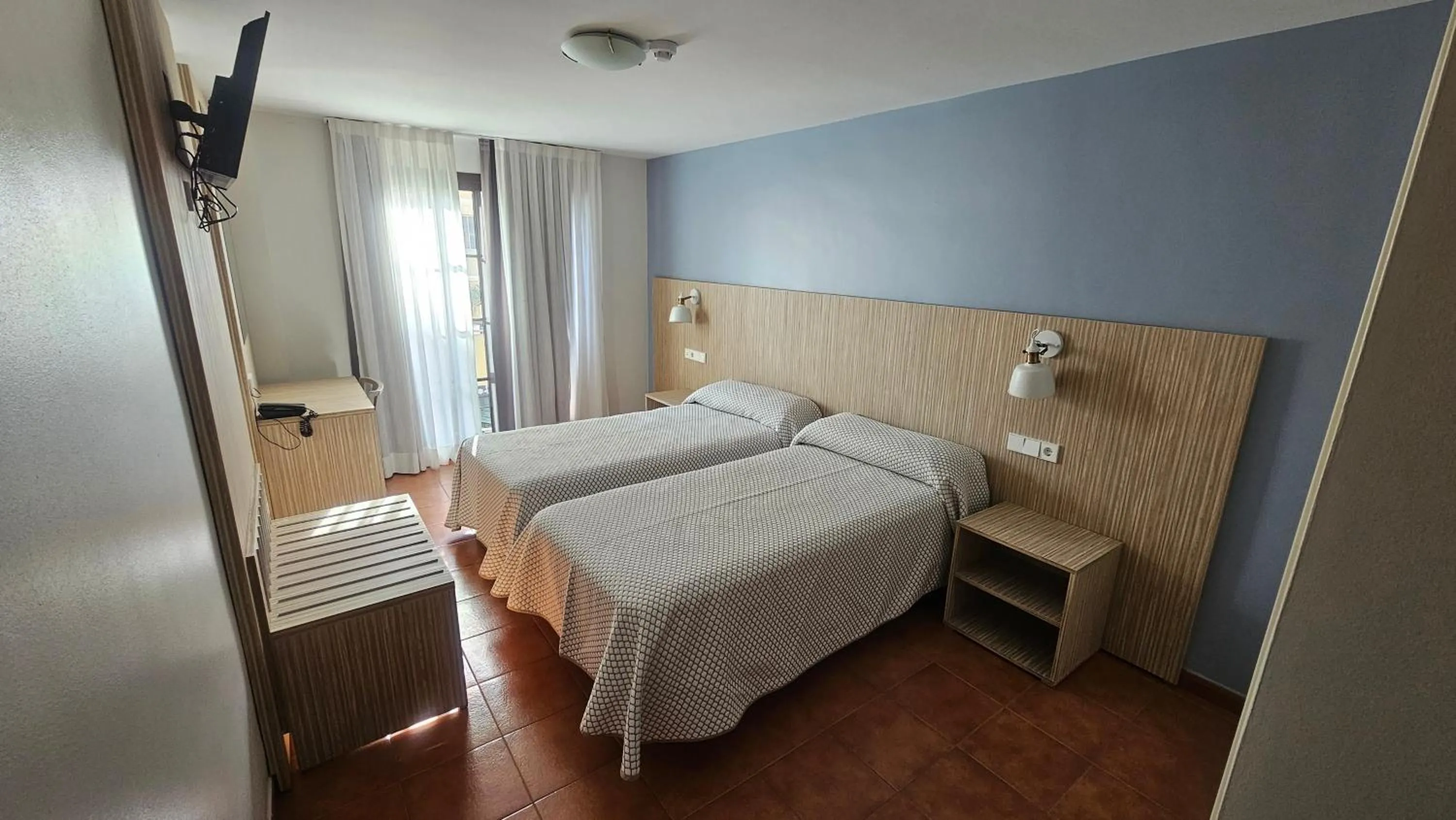 Twin Room in Hotel Galicia