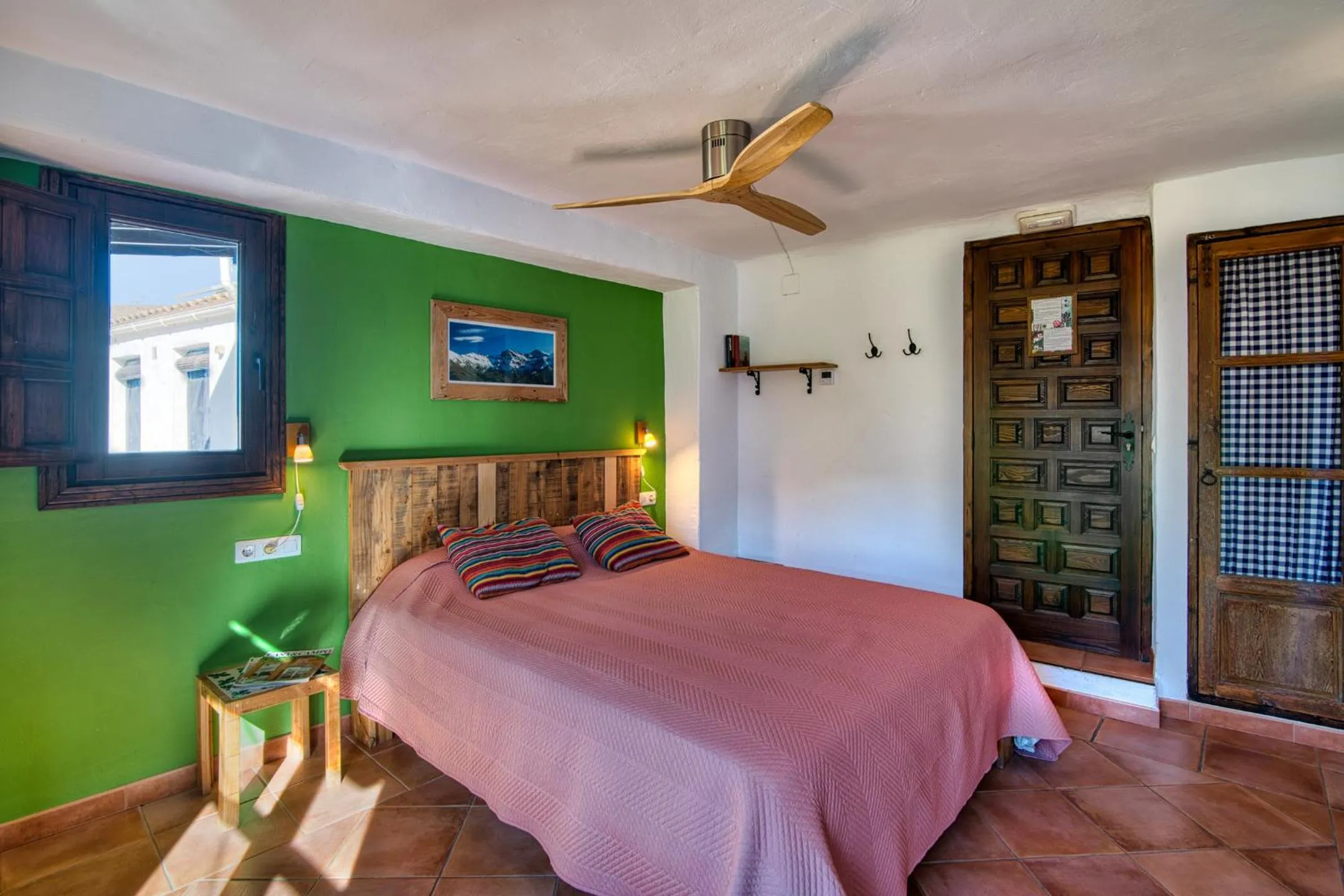 Bed in Casa Rural Arroyo de la Greda, your perfect base for activities in Sierra Nevada and Granada
