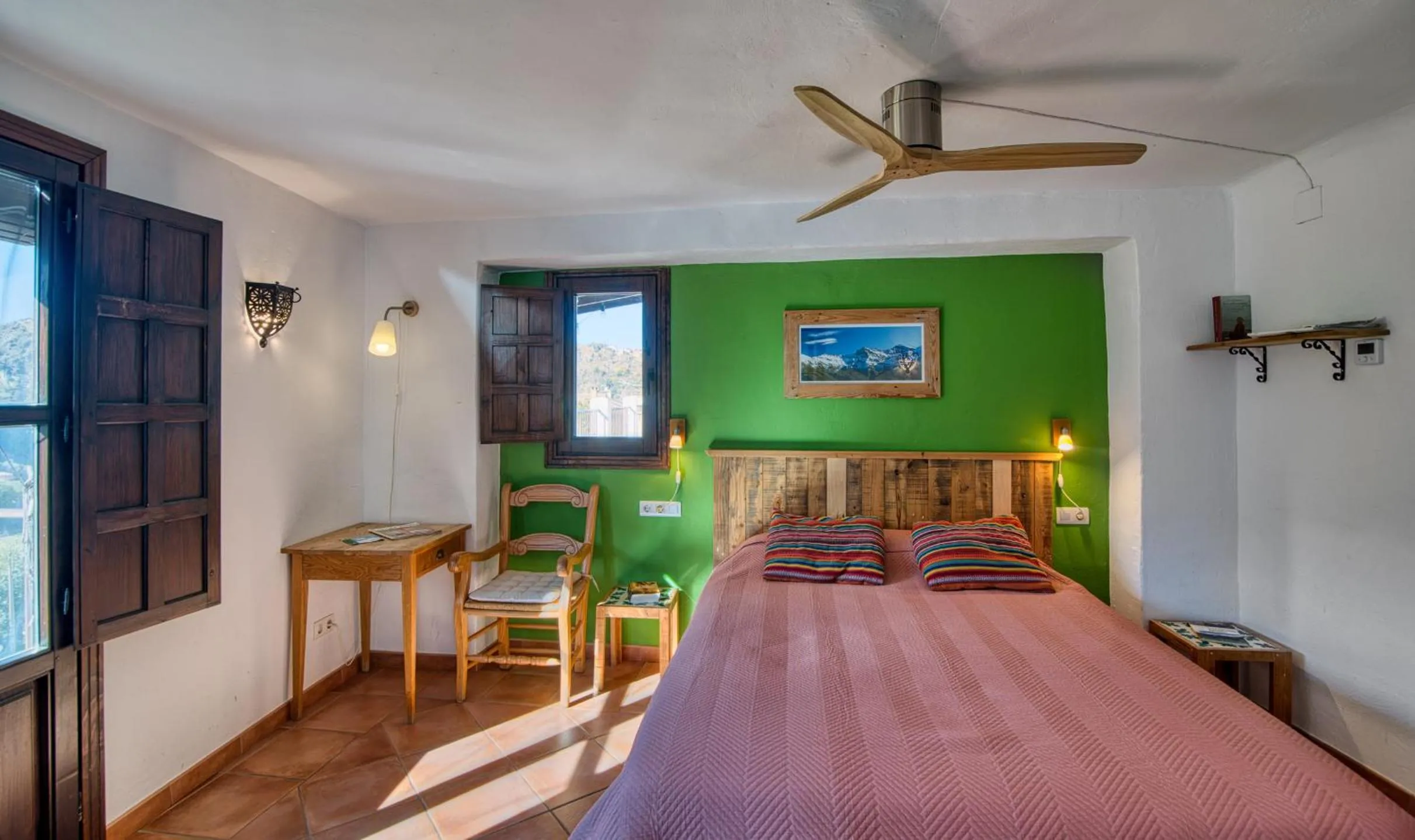 Bed in Casa Rural Arroyo de la Greda, your perfect base for activities in Sierra Nevada and Granada