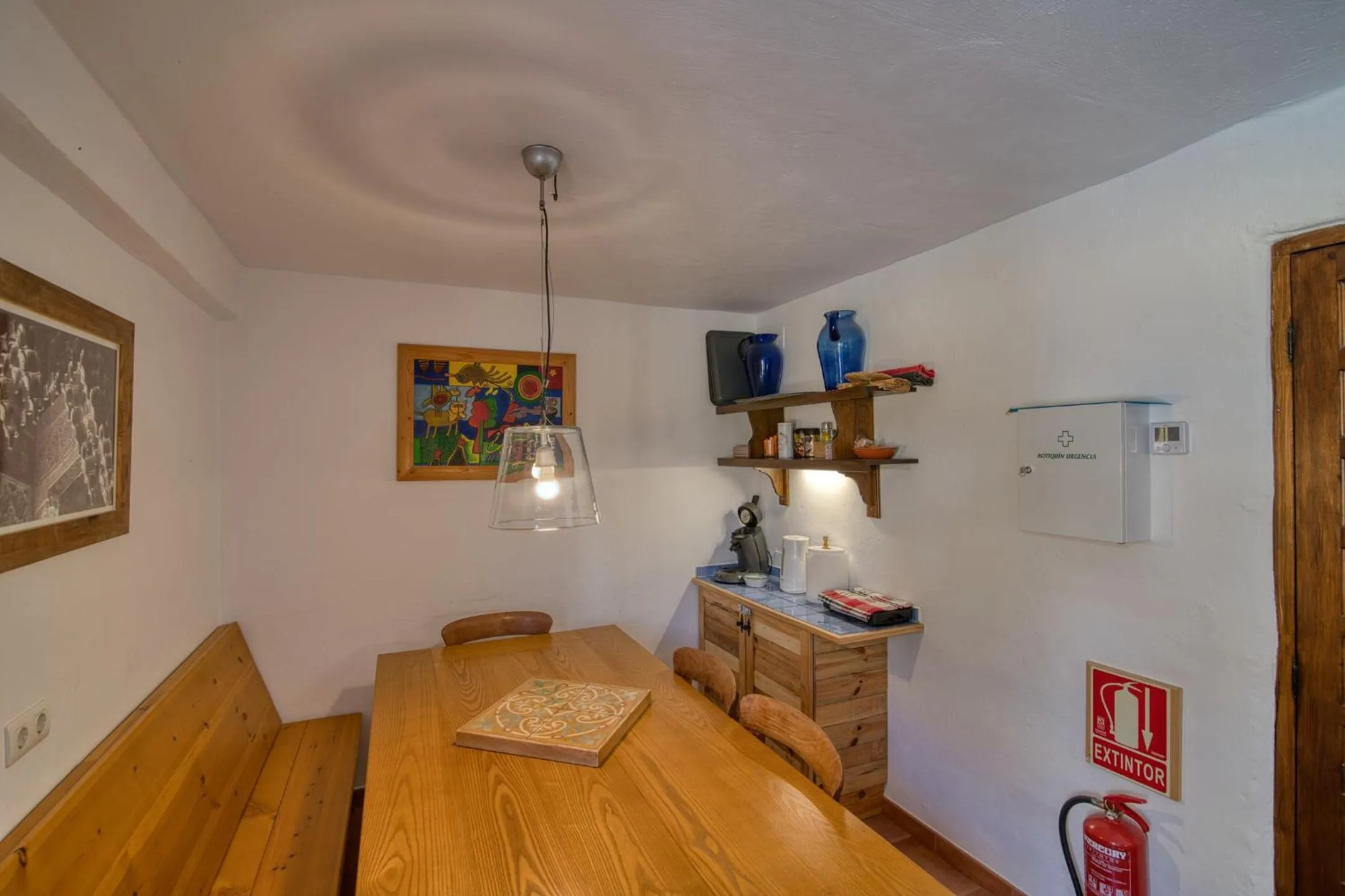 Kitchen or kitchenette in Casa Rural Arroyo de la Greda, your perfect base for activities in Sierra Nevada and Granada