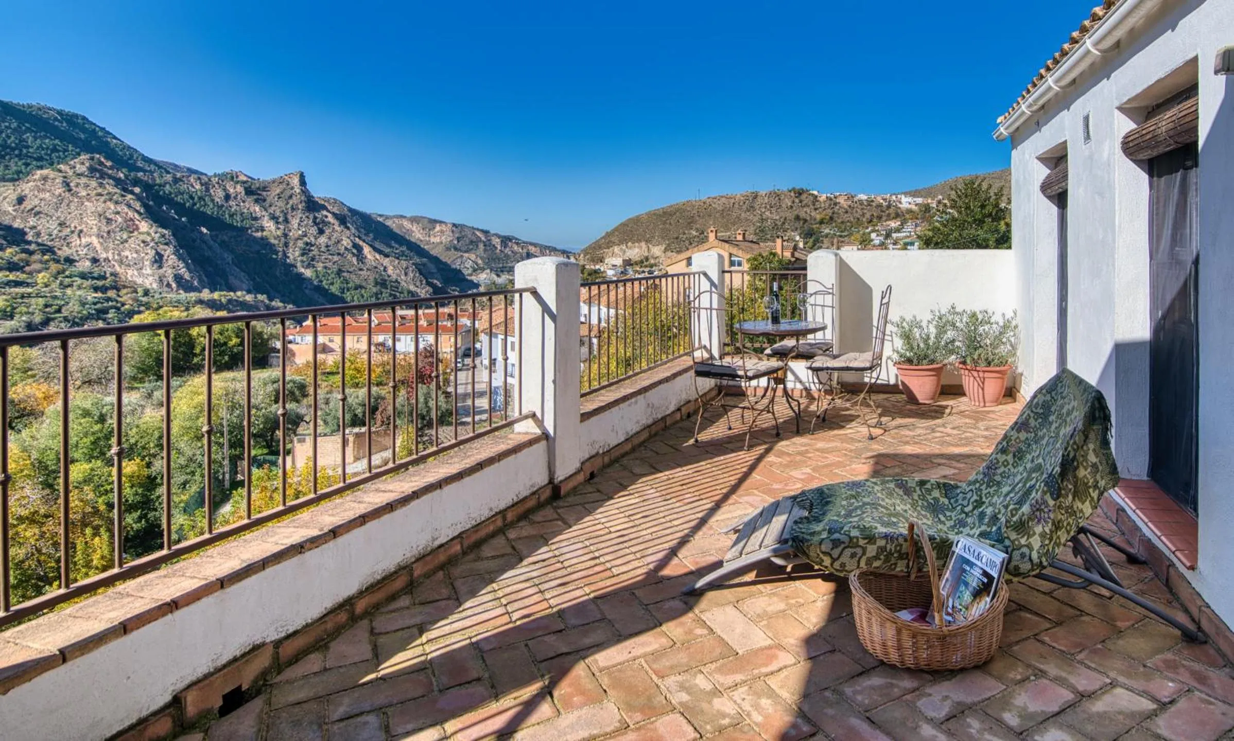 Day in Casa Rural Arroyo de la Greda, your perfect base for activities in Sierra Nevada and Granada