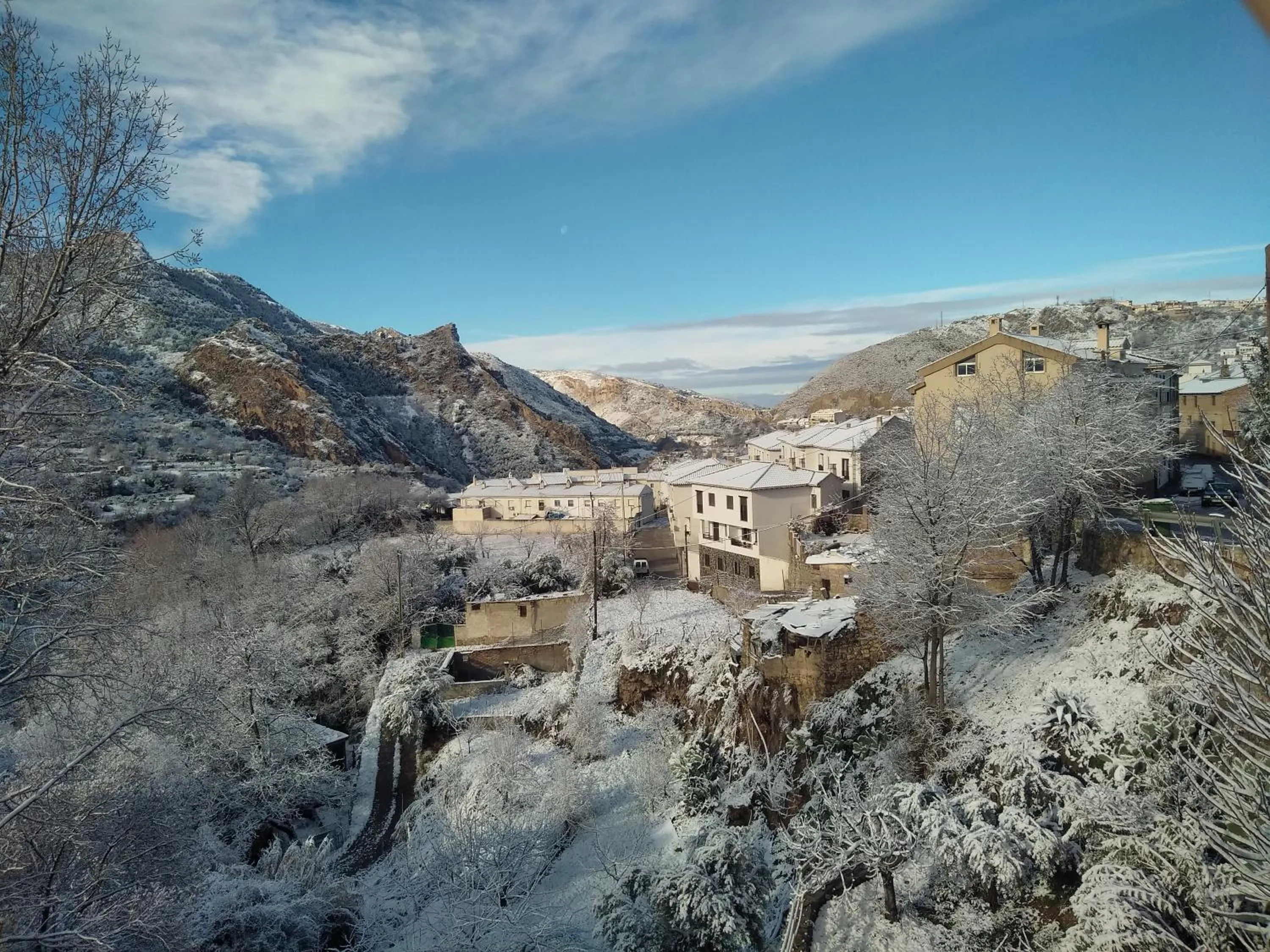Day in Casa Rural Arroyo de la Greda, your perfect base for activities in Sierra Nevada and Granada
