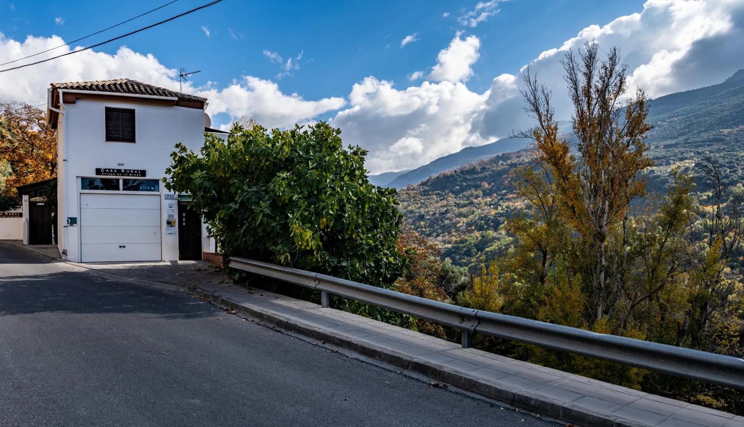 Property building in Casa Rural Arroyo de la Greda, your perfect base for activities in Sierra Nevada and Granada