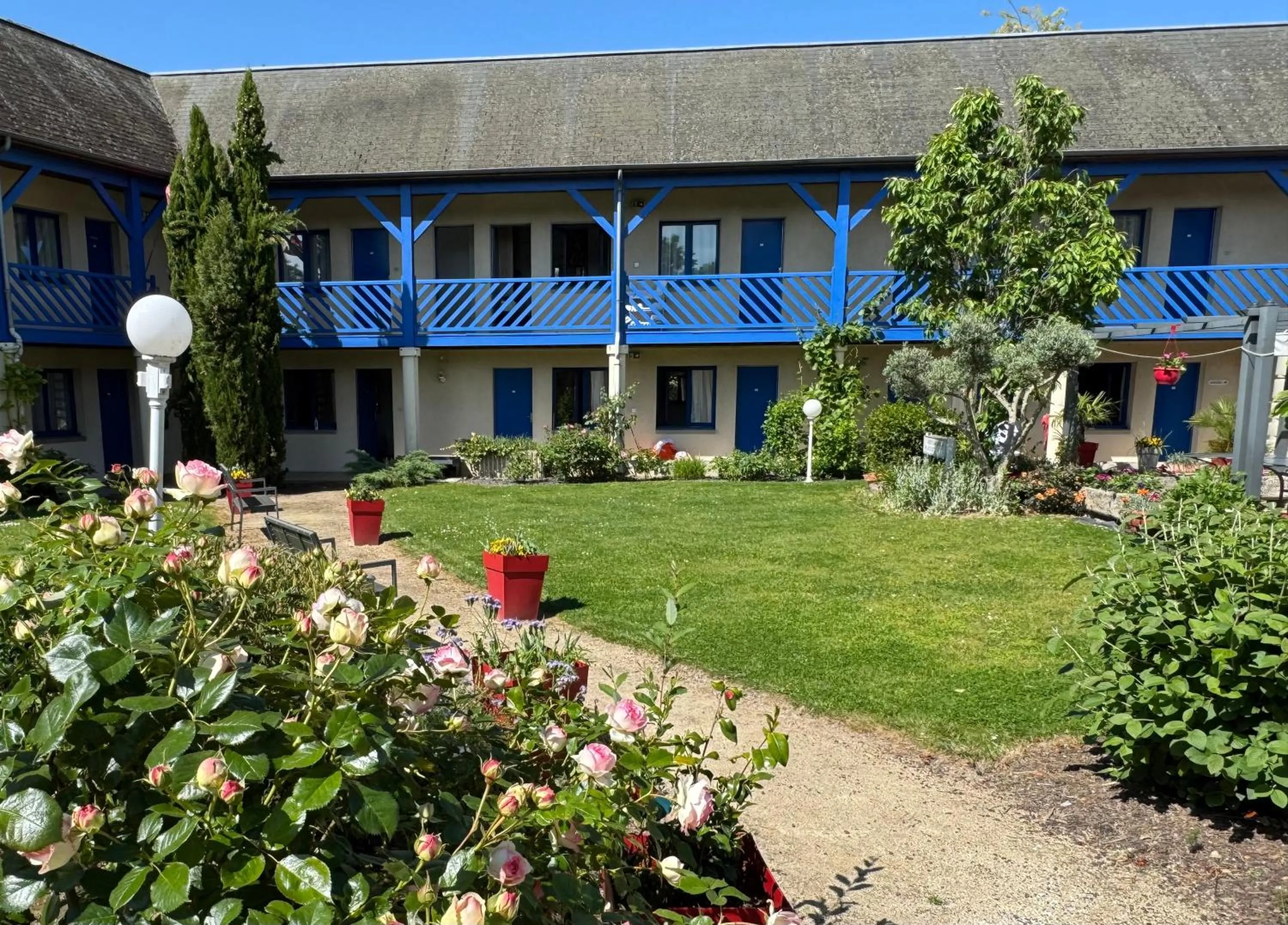 Garden in Cit'Hotel Capricorne