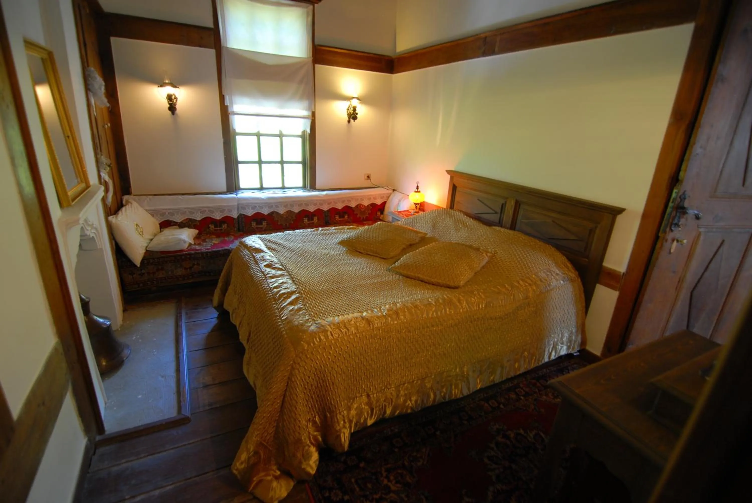 Bed in Mehves Hanim Konagi