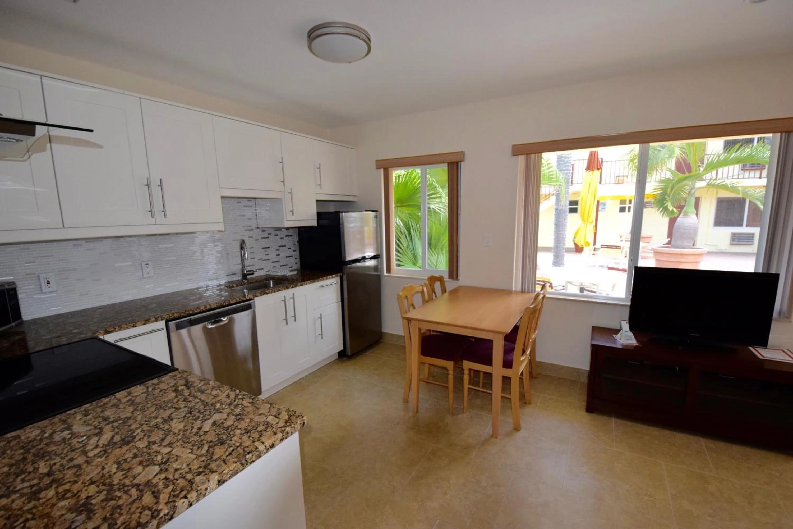 Kitchen or kitchenette in Surf Side Resort