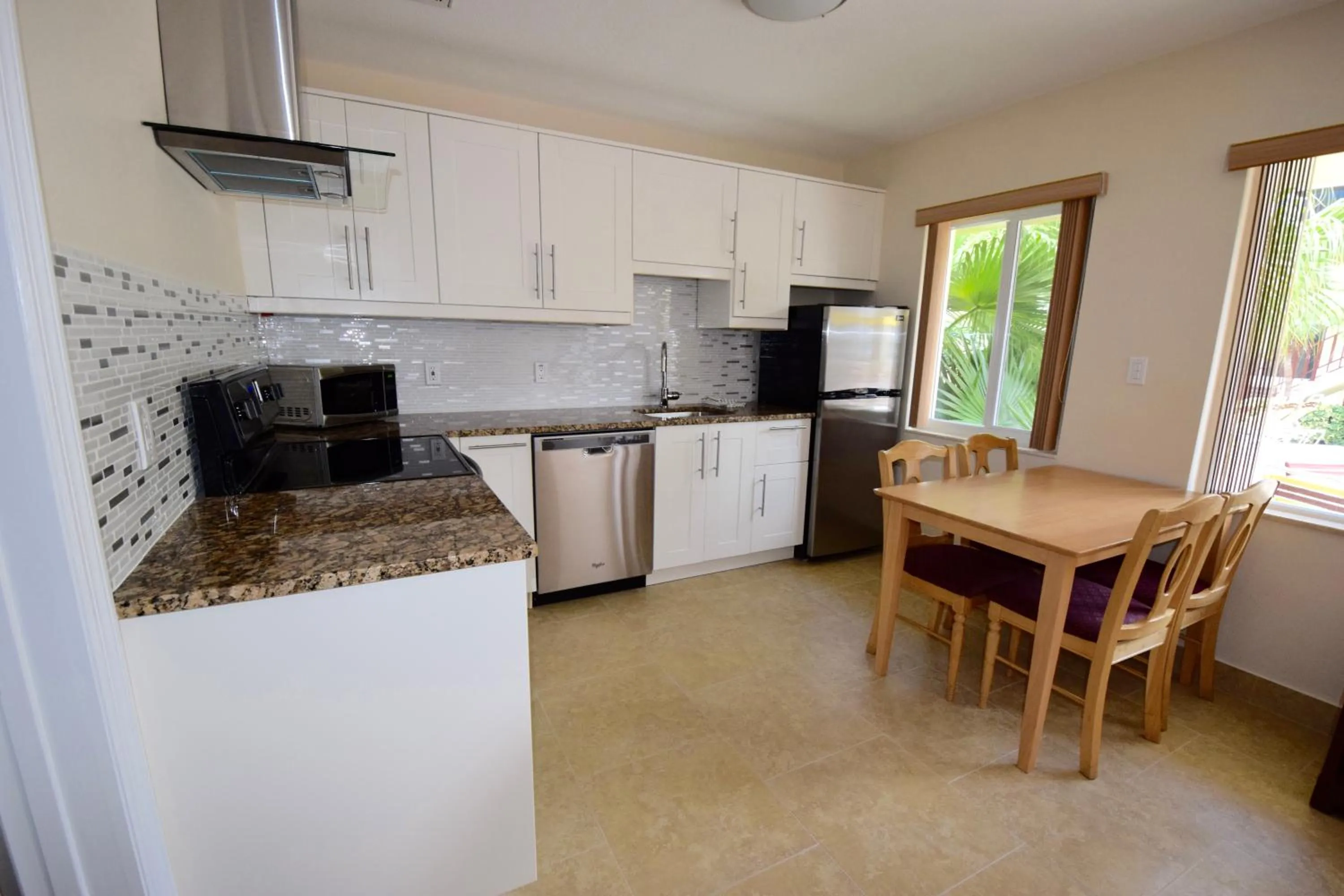 Kitchen or kitchenette in Surf Side Resort