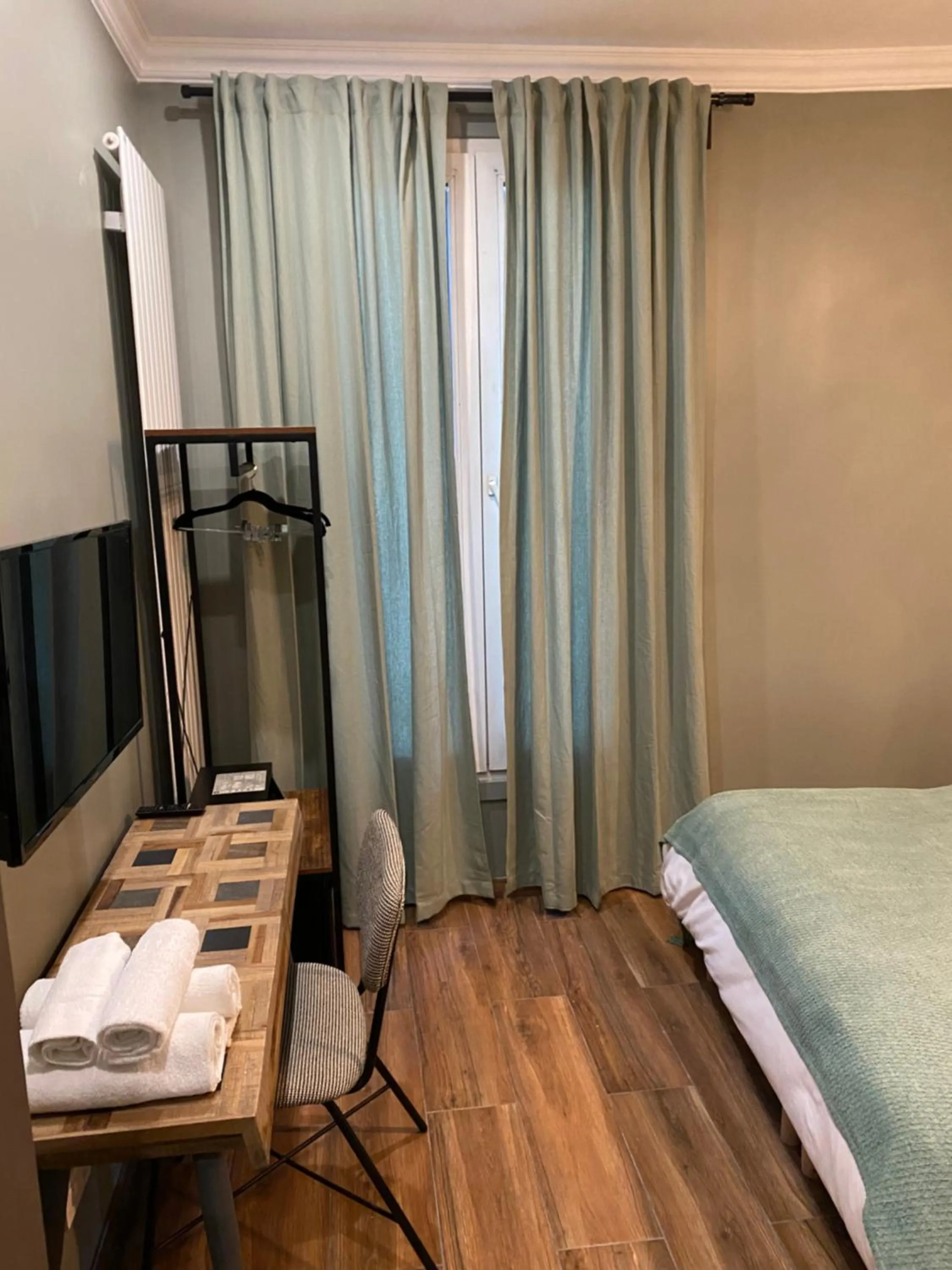 Bed in Le Grand Albert 1er