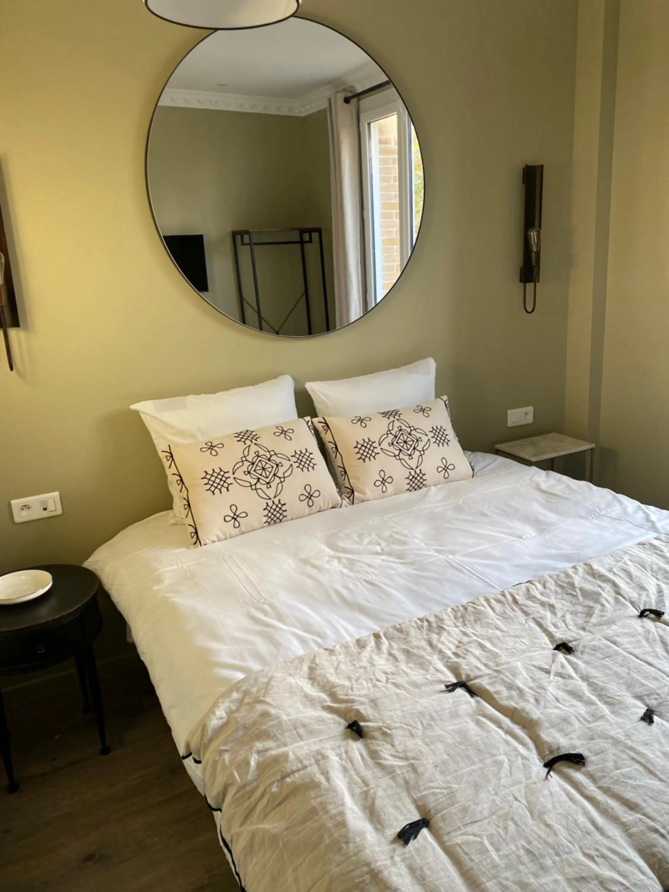 Bed in Le Grand Albert 1er