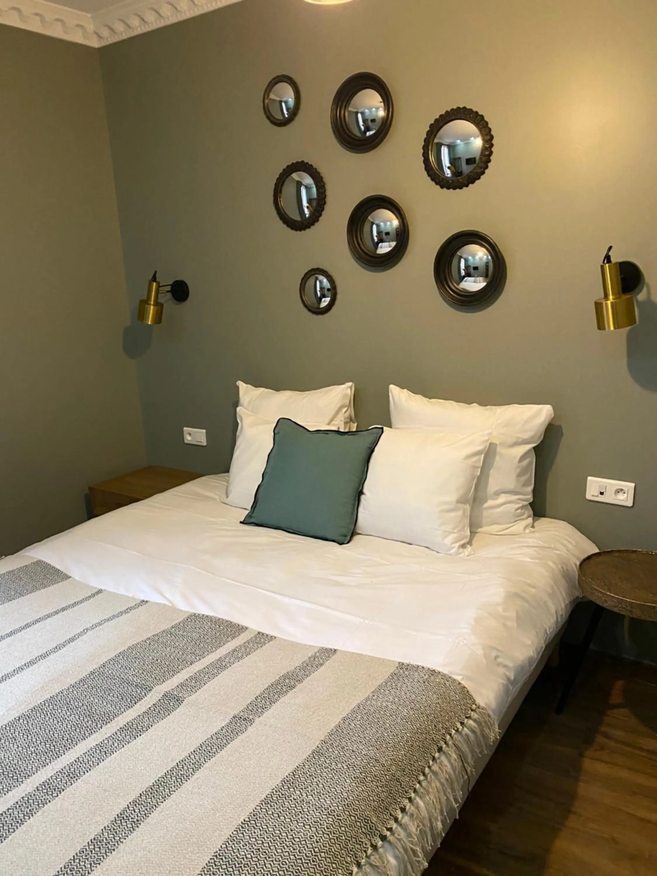 Bed in Le Grand Albert 1er