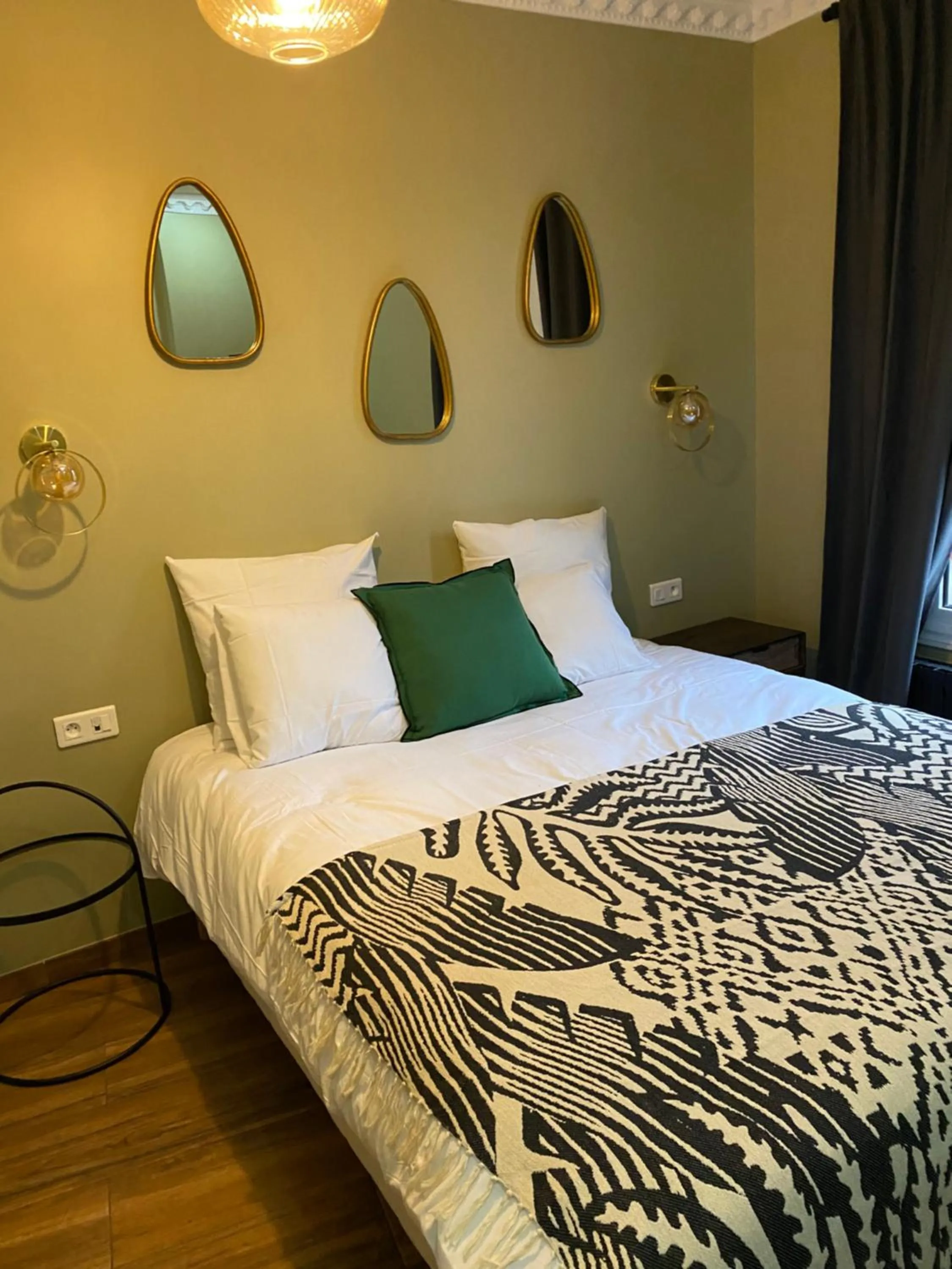 Bed in Le Grand Albert 1er