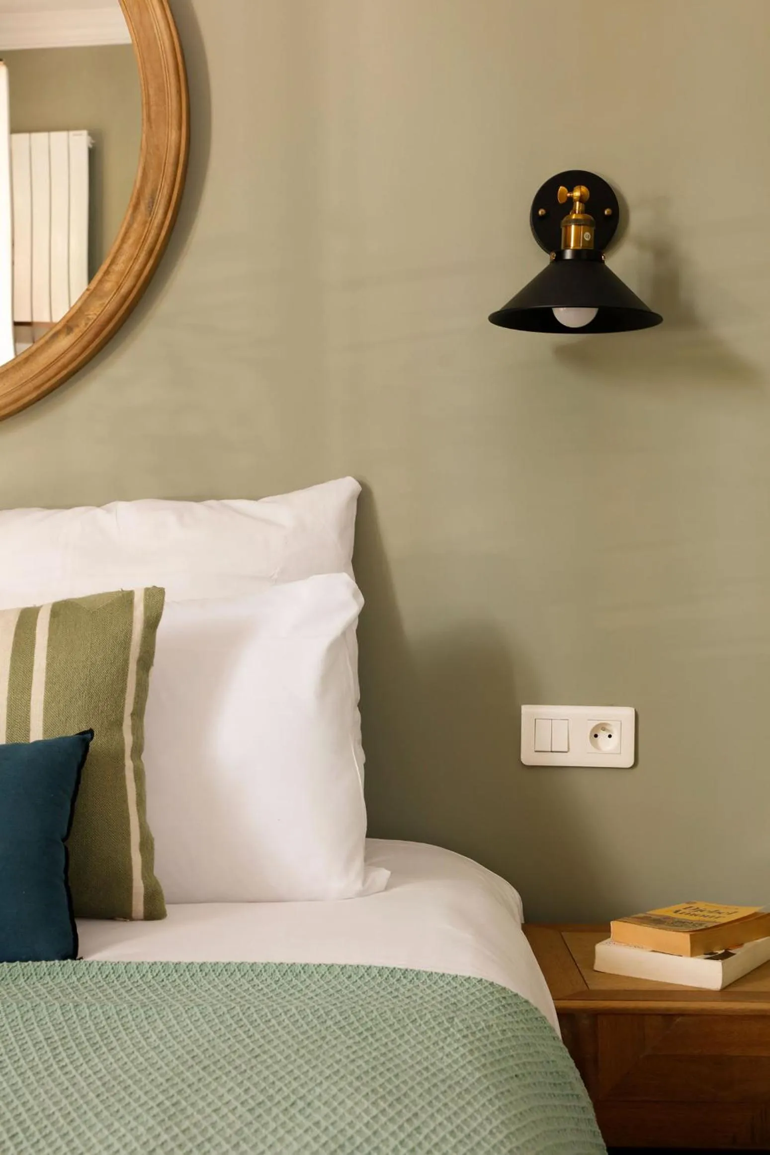 Bed in Le Grand Albert 1er