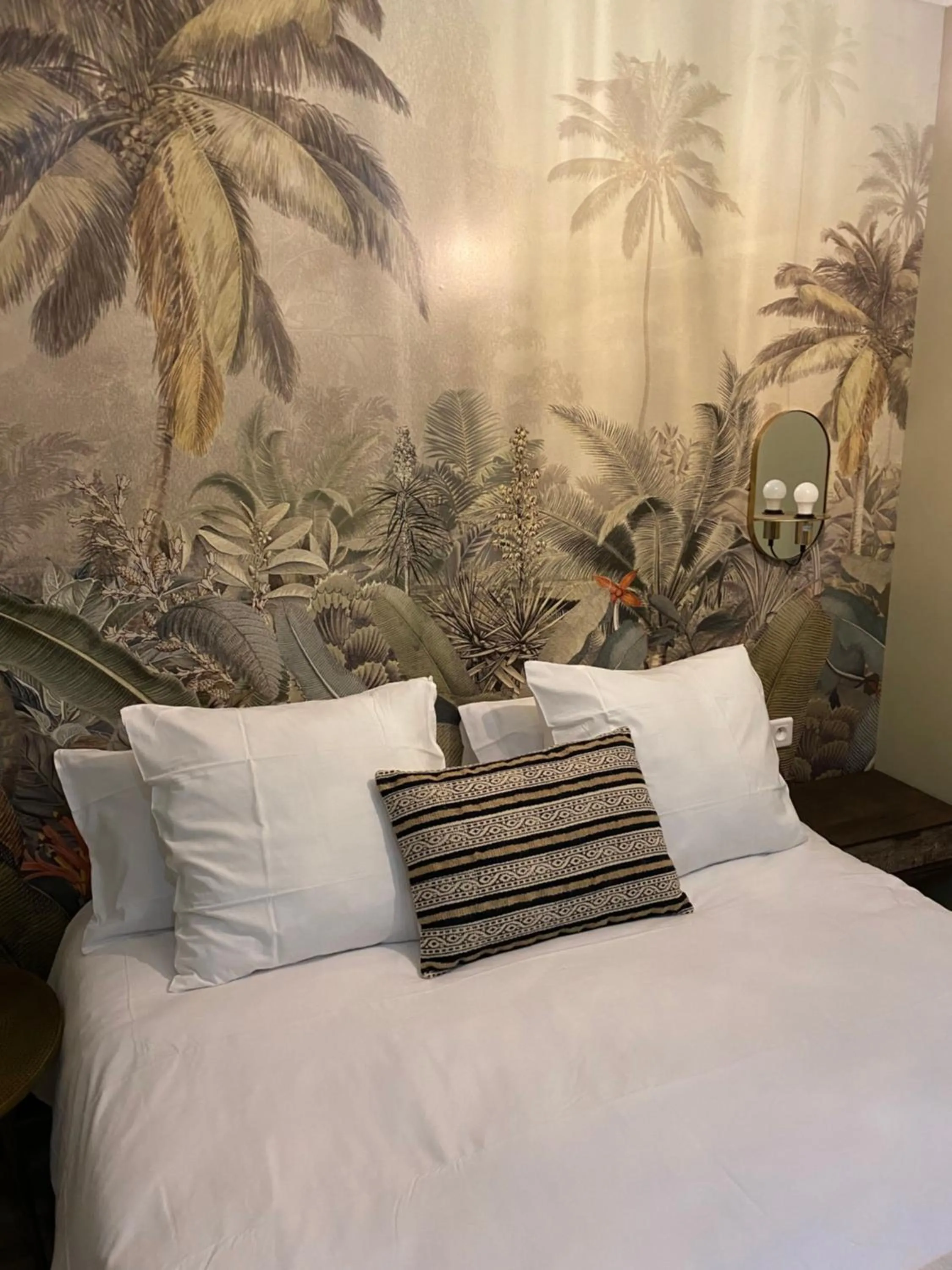 Bed in Le Grand Albert 1er