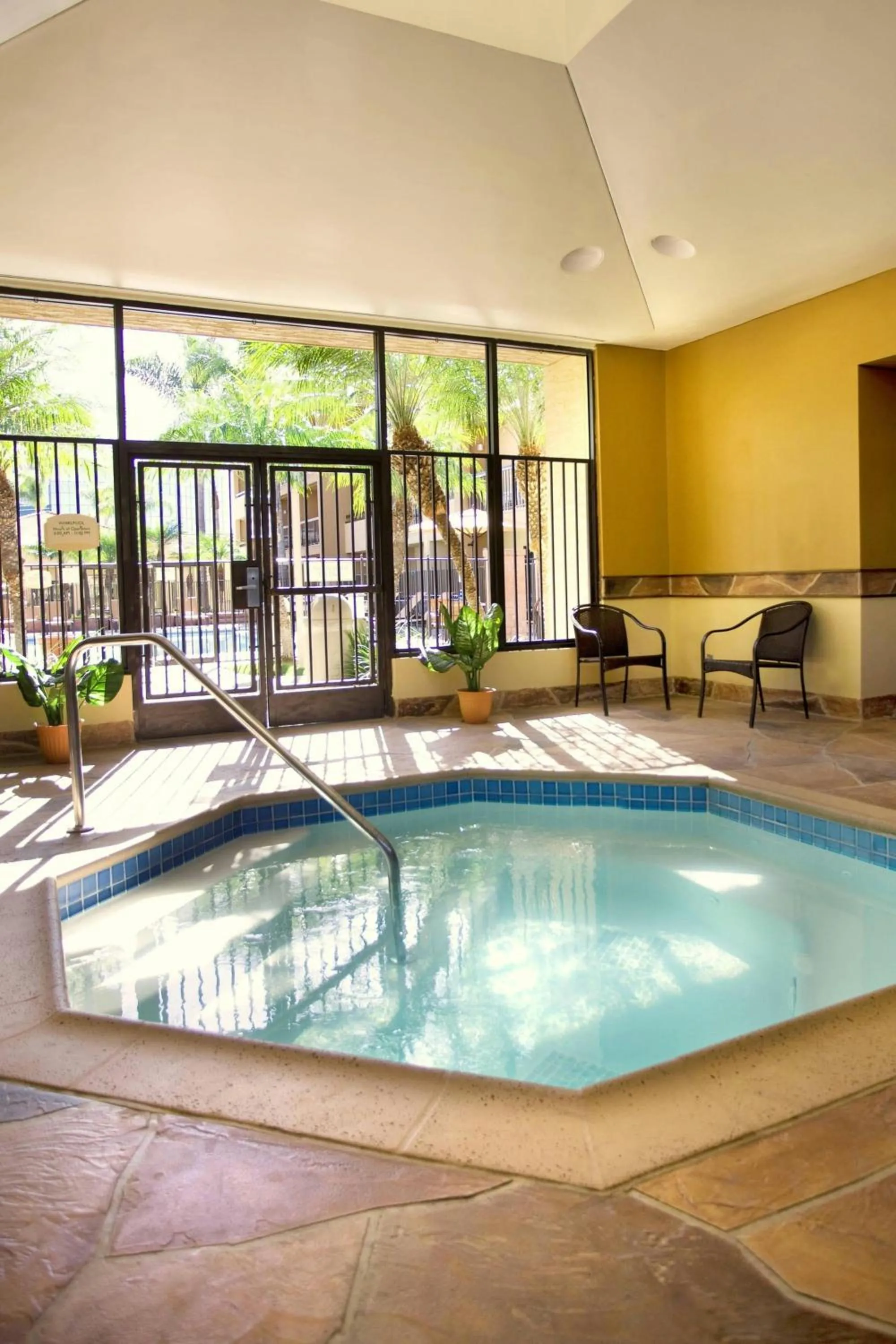 Fitness centre/facilities in Courtyard by Marriott San Diego Sorrento Valley