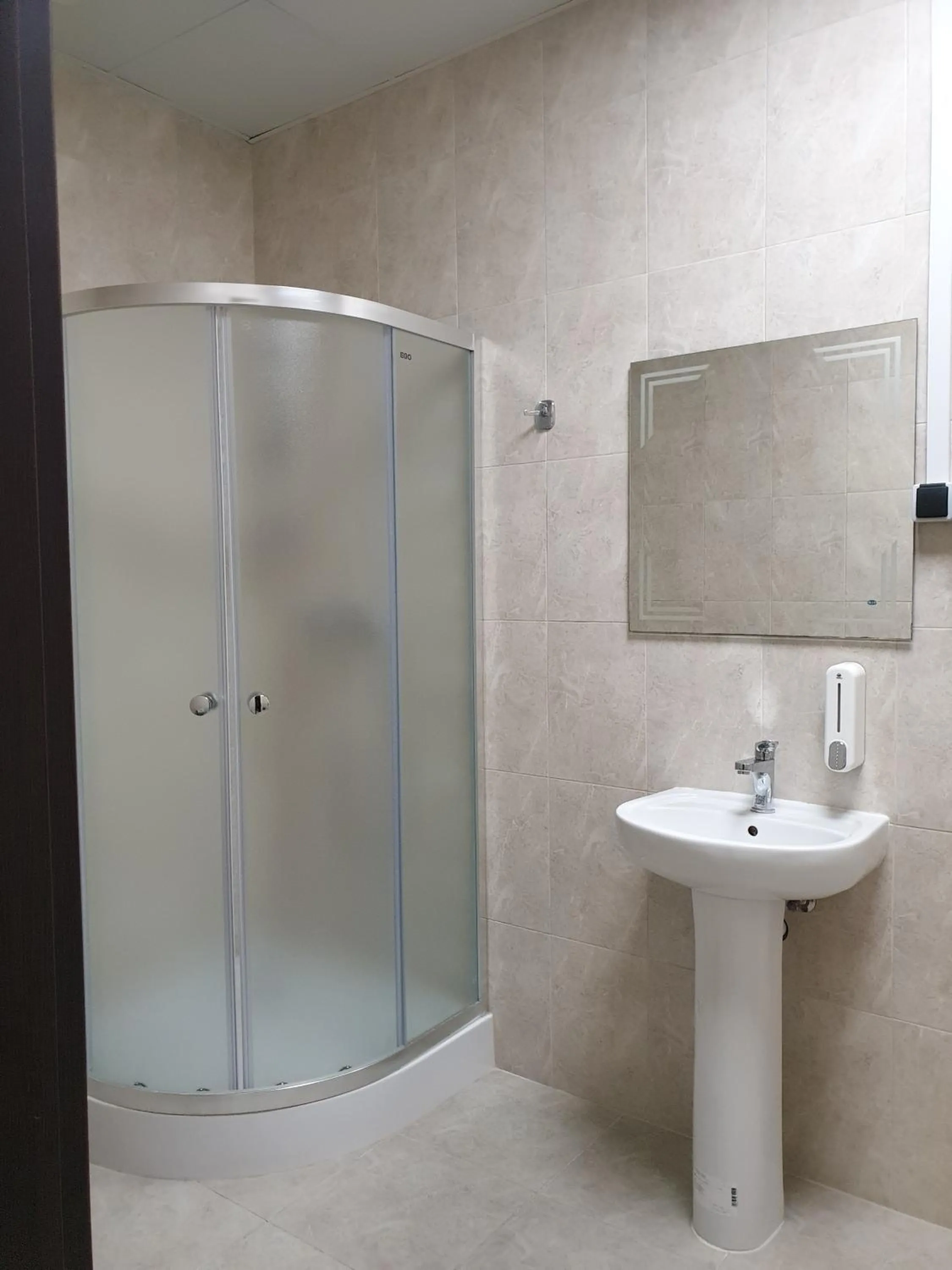 Shower in Hotel Obolon-Arena