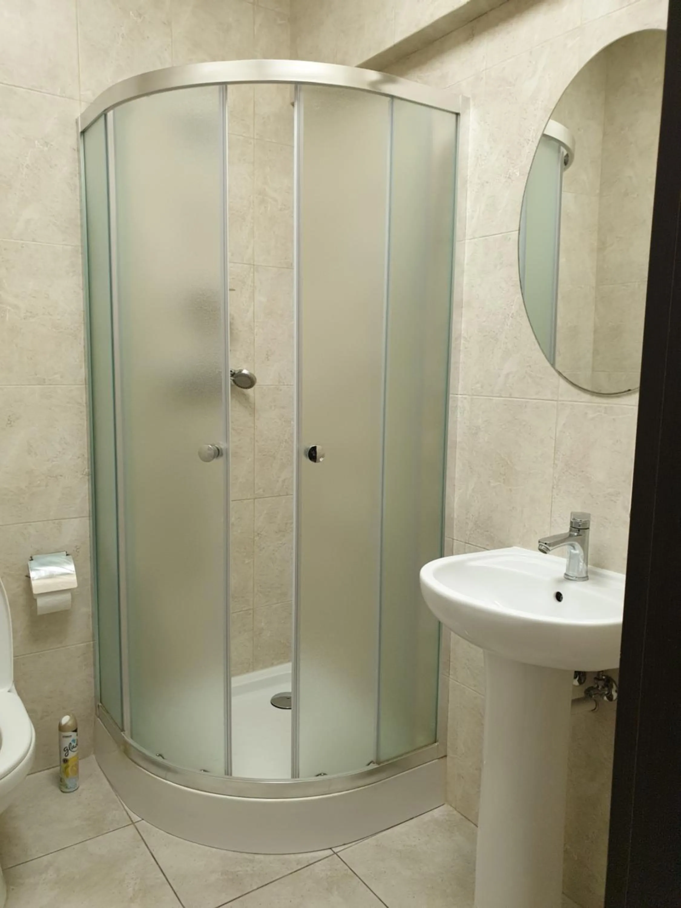 Shower in Hotel Obolon-Arena