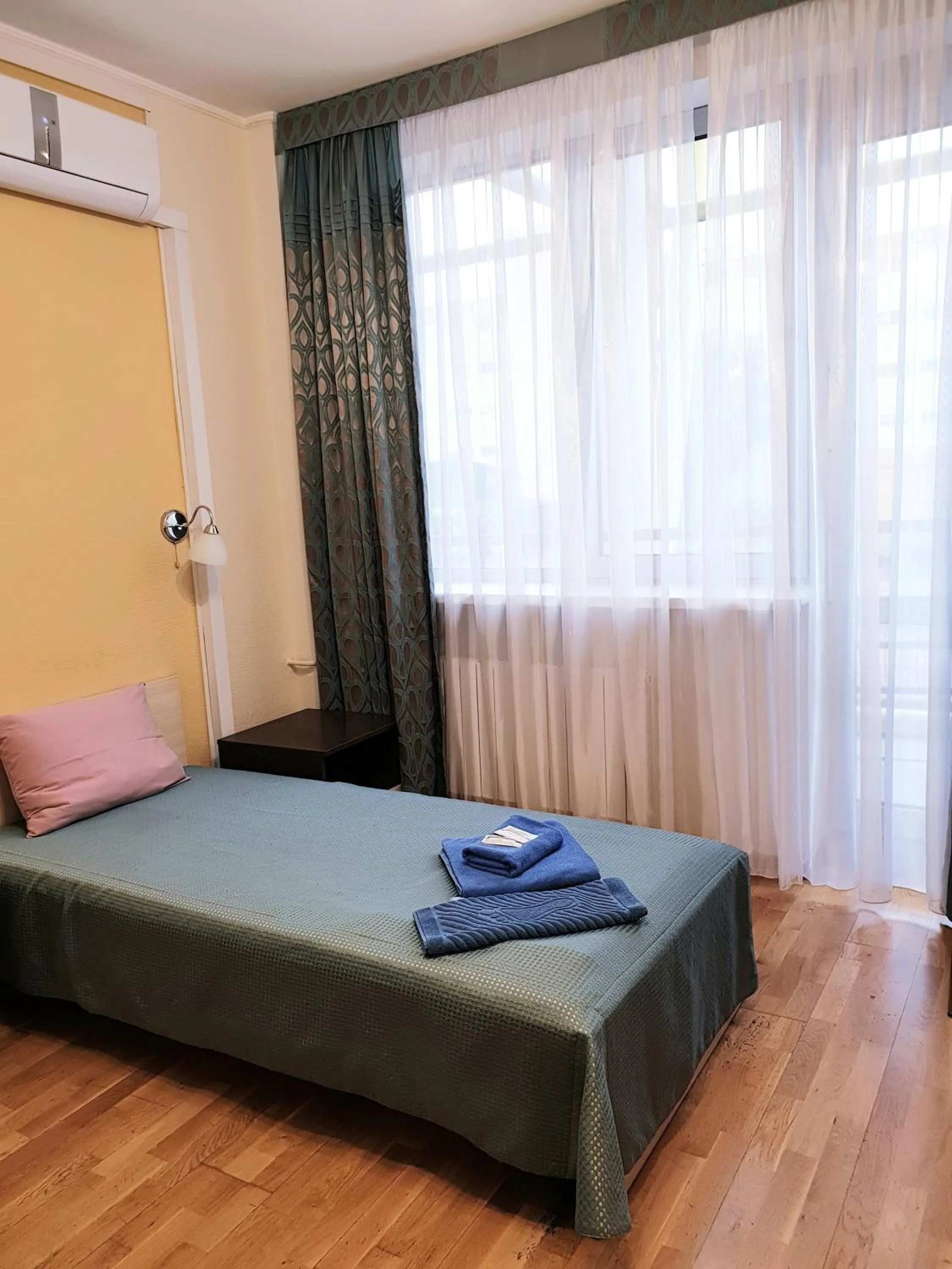 Bed in Hotel Obolon-Arena