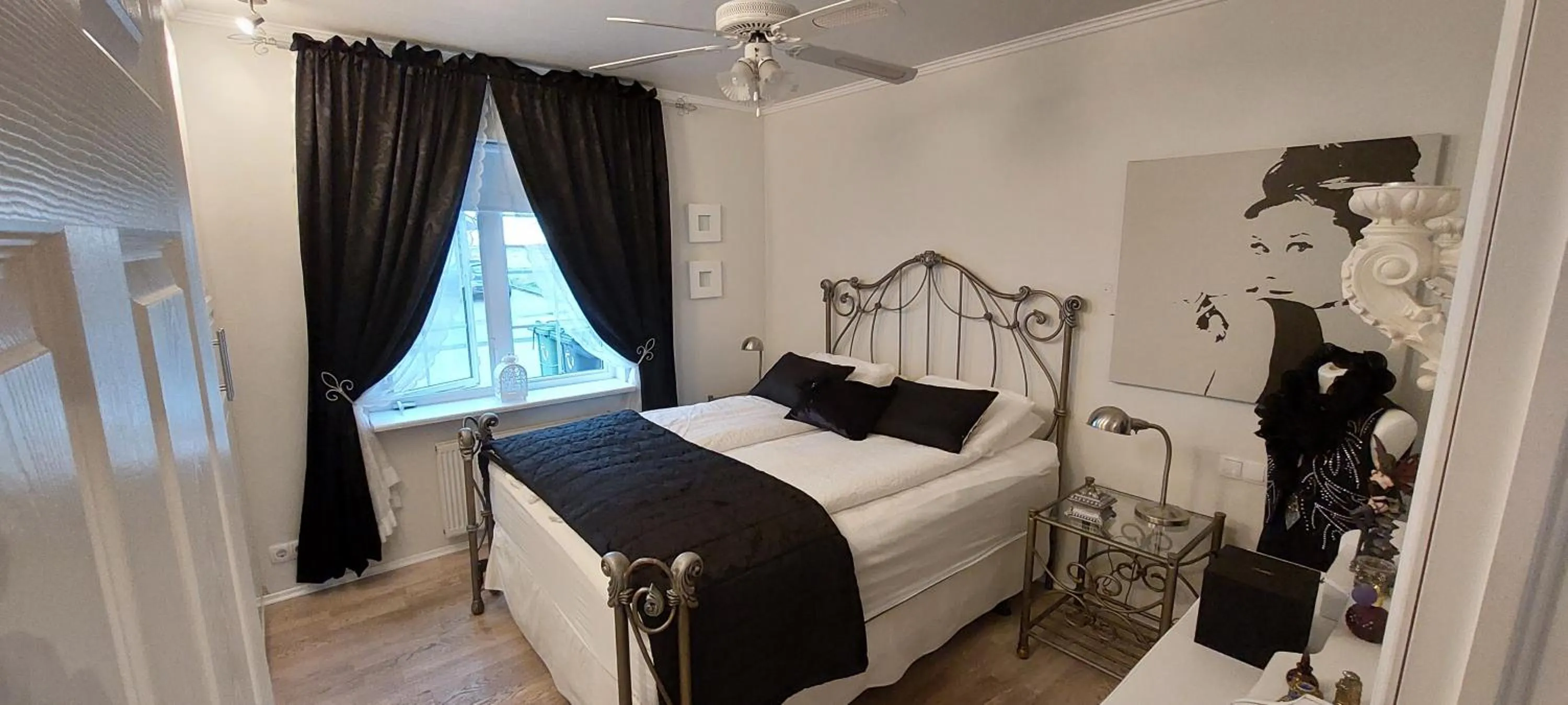 Bedroom, Bed in Ocean Front Villa