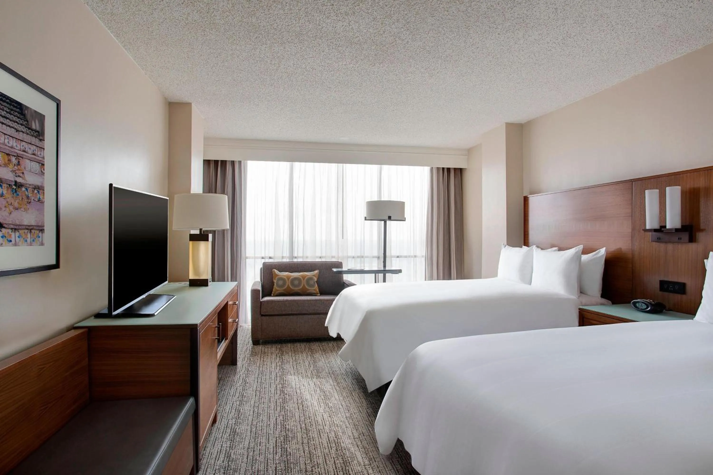 Photo of the whole room, Bed in San Antonio Marriott Riverwalk