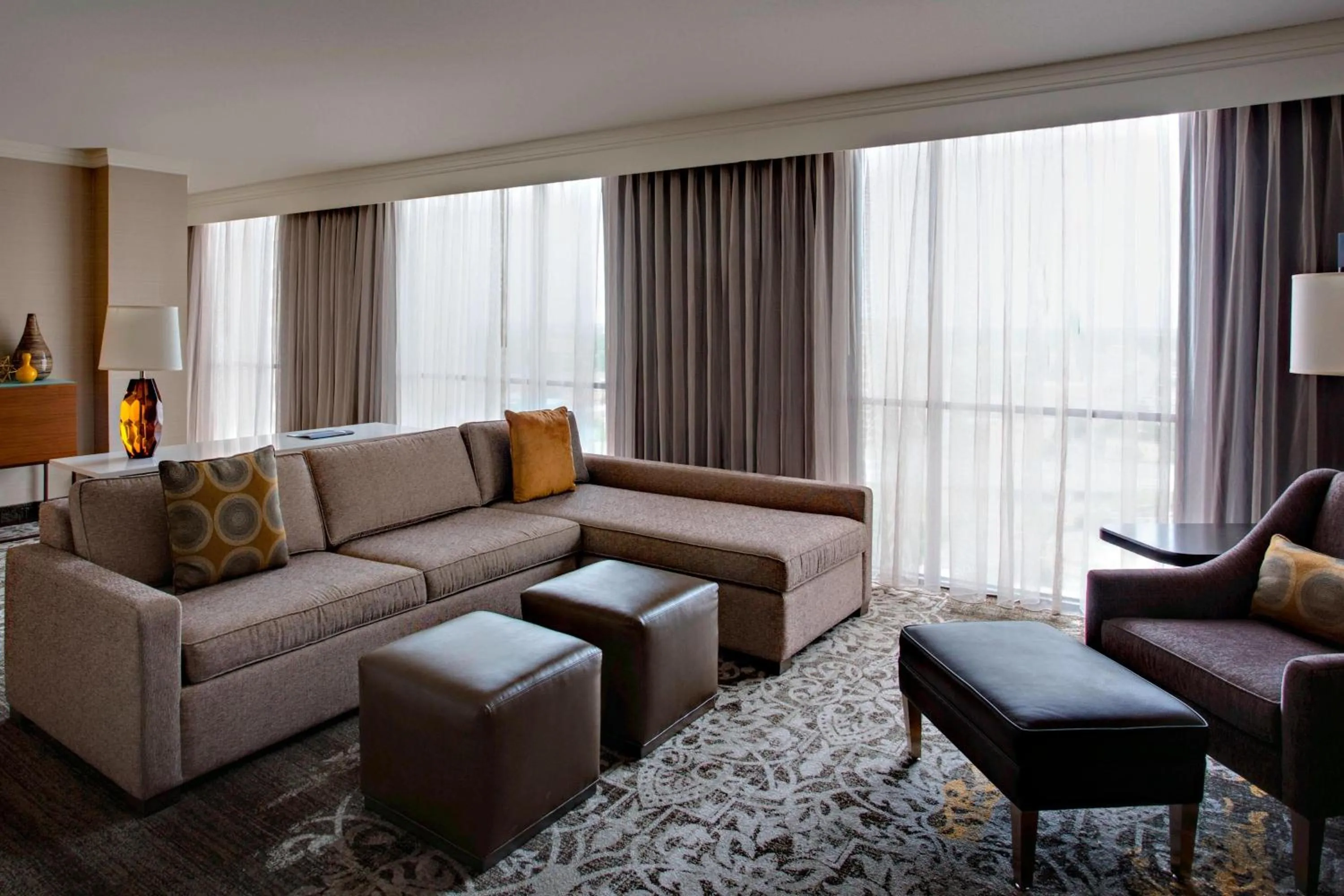 Living room in San Antonio Marriott Riverwalk