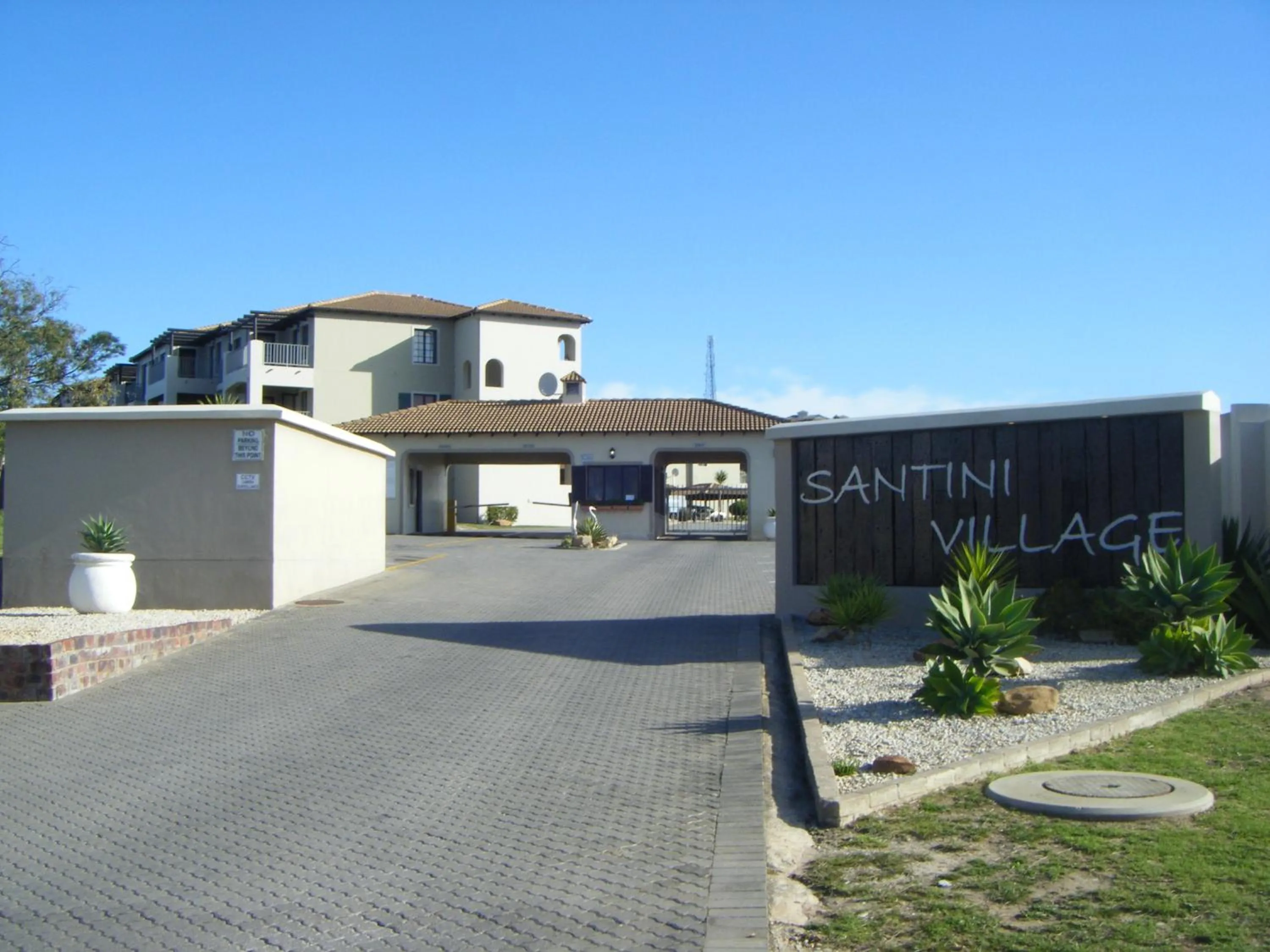 Facade/entrance in Stay at Santini Village