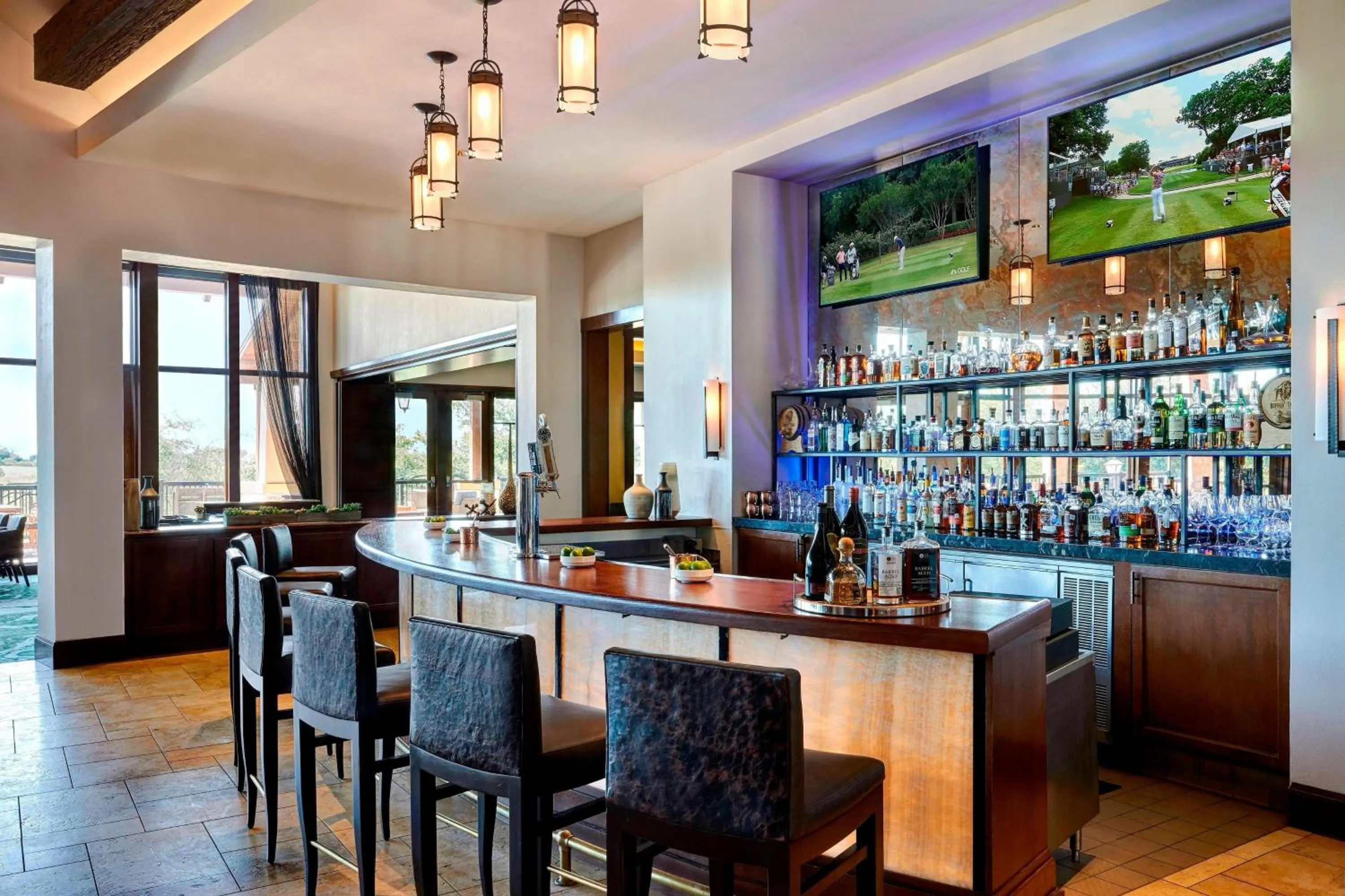 Lounge or bar in JW Marriott San Antonio Hill Country Resort & Spa