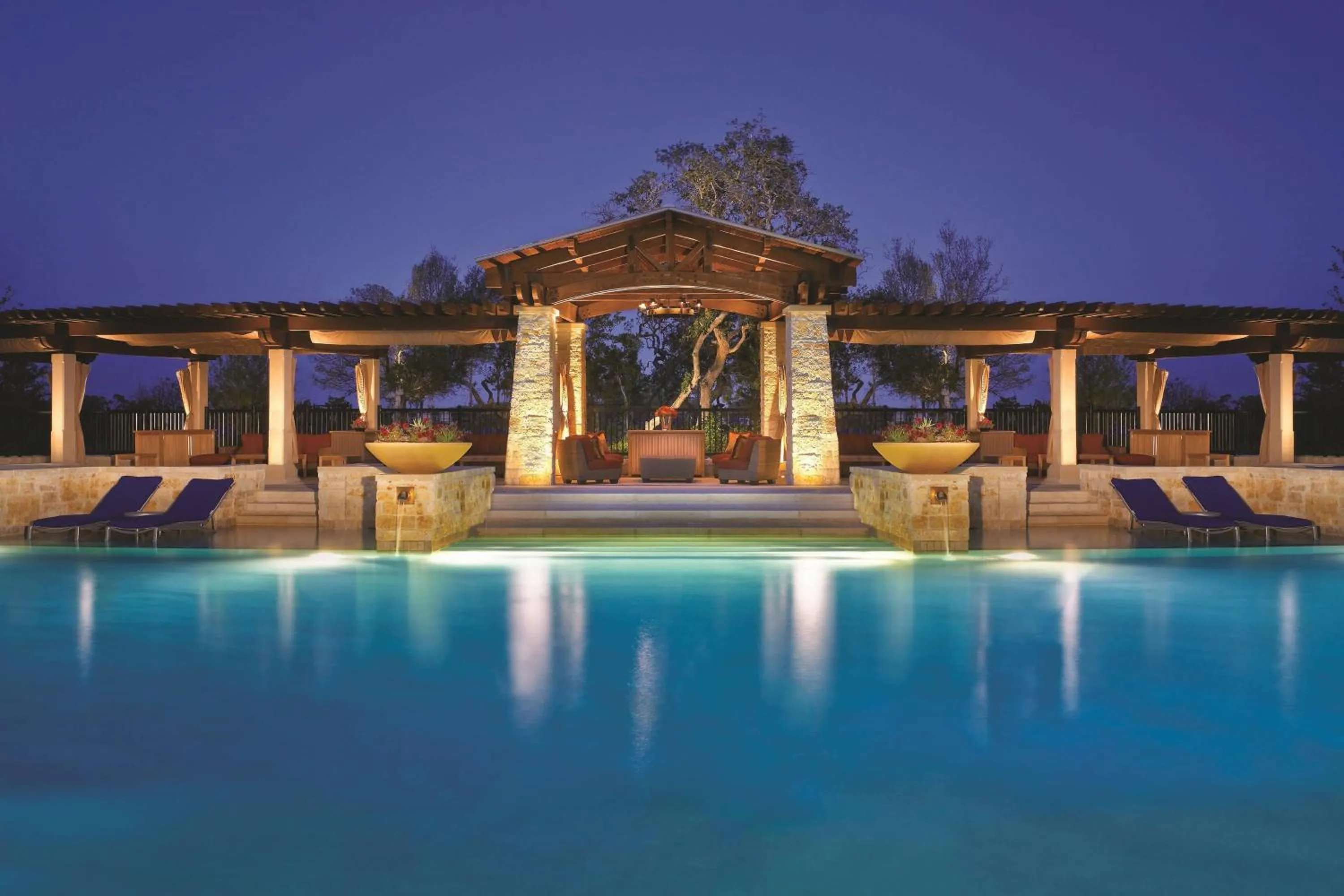 Swimming pool in JW Marriott San Antonio Hill Country Resort & Spa