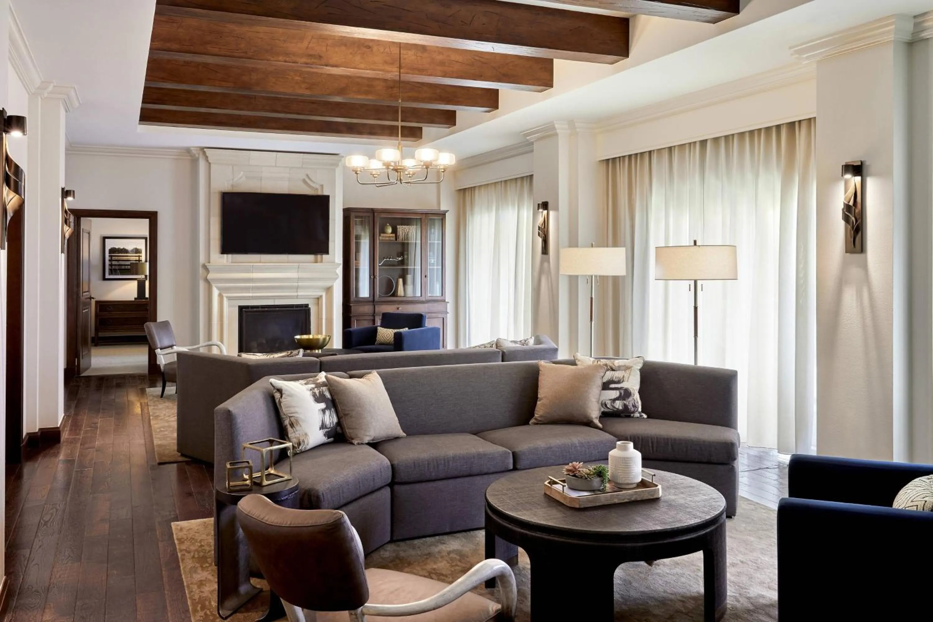 Living room in JW Marriott San Antonio Hill Country Resort & Spa