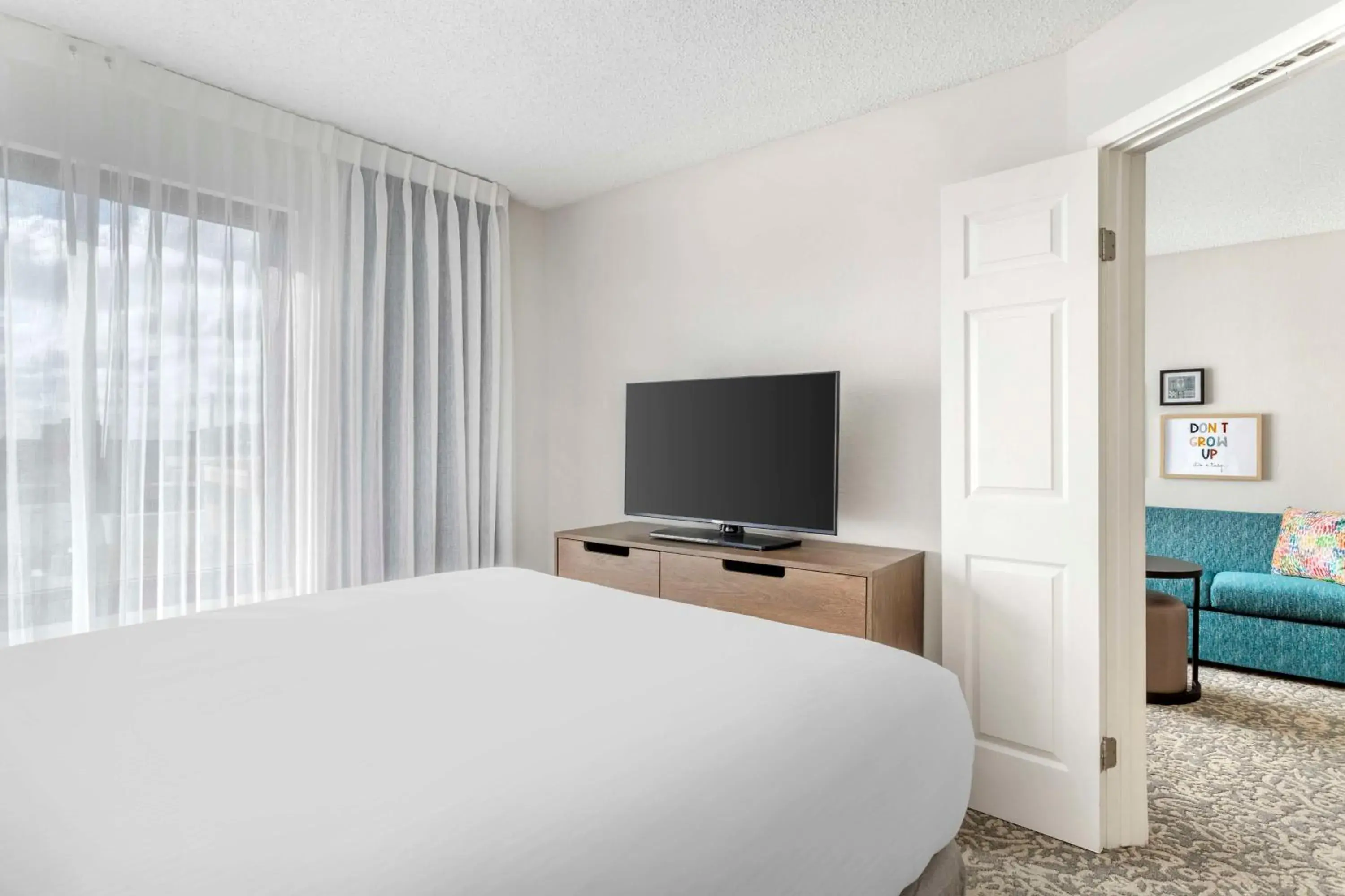 Mobility Accessible One Bedroom Suite Queen Roll-In Shower in Sonesta ES Suites San Antonio Downtown Alamo Plaza - Newly Renovated Mobility Accessible One Bedroom Suite Queen Roll-In Shower in Sonesta ES Suites San Antonio Downtown Alamo Plaza - Newly Renovated