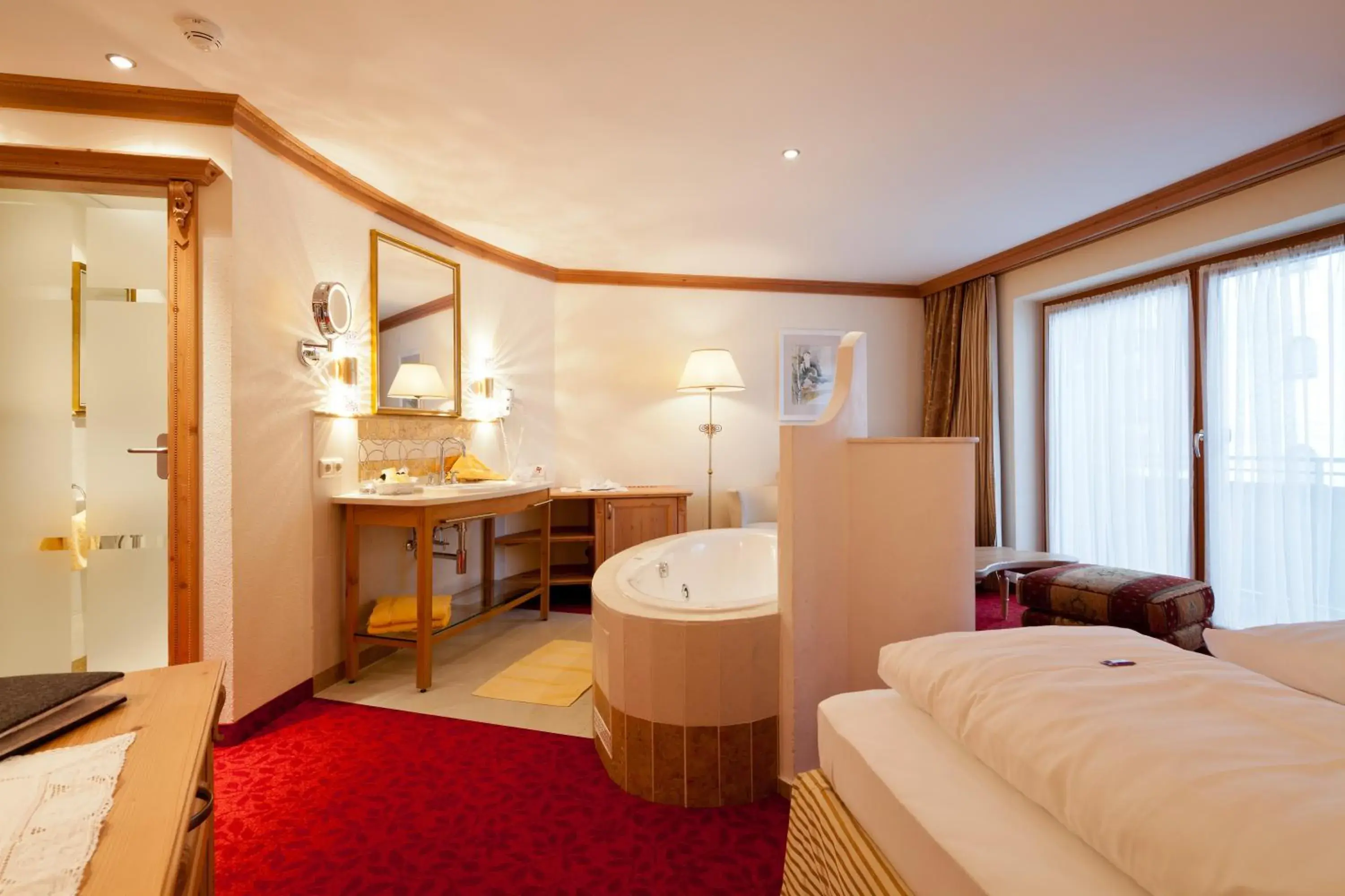 Photo of the whole room, Bed in Hotel Solaria Ischgl - 4 superior