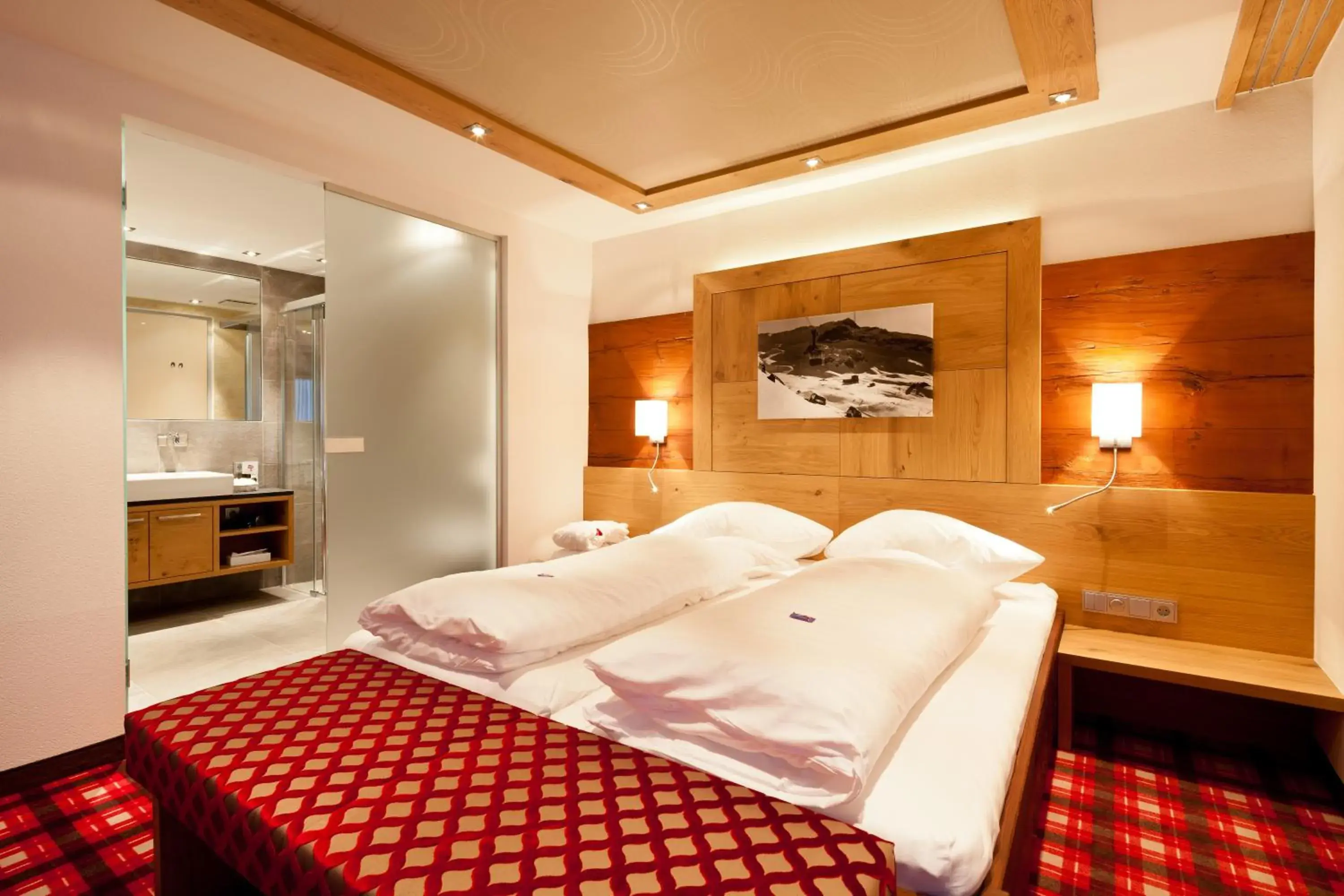 Photo of the whole room, Bed in Hotel Solaria Ischgl - 4 superior