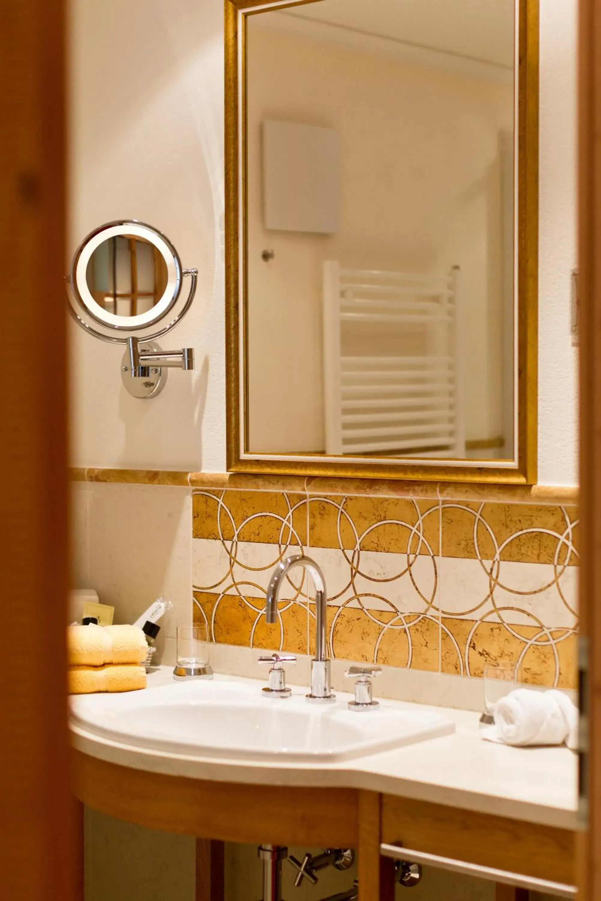 Photo of the whole room, Bathroom in Hotel Solaria Ischgl - 4 superior