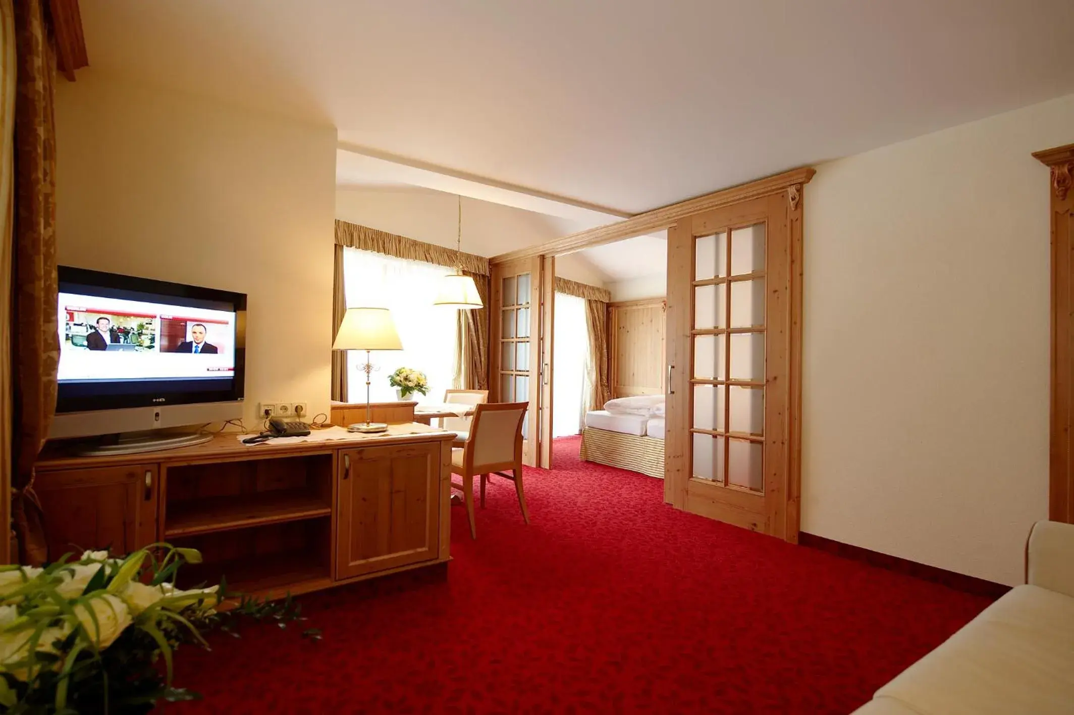 Photo of the whole room, TV/Entertainment Center in Hotel Solaria Ischgl - 4 superior