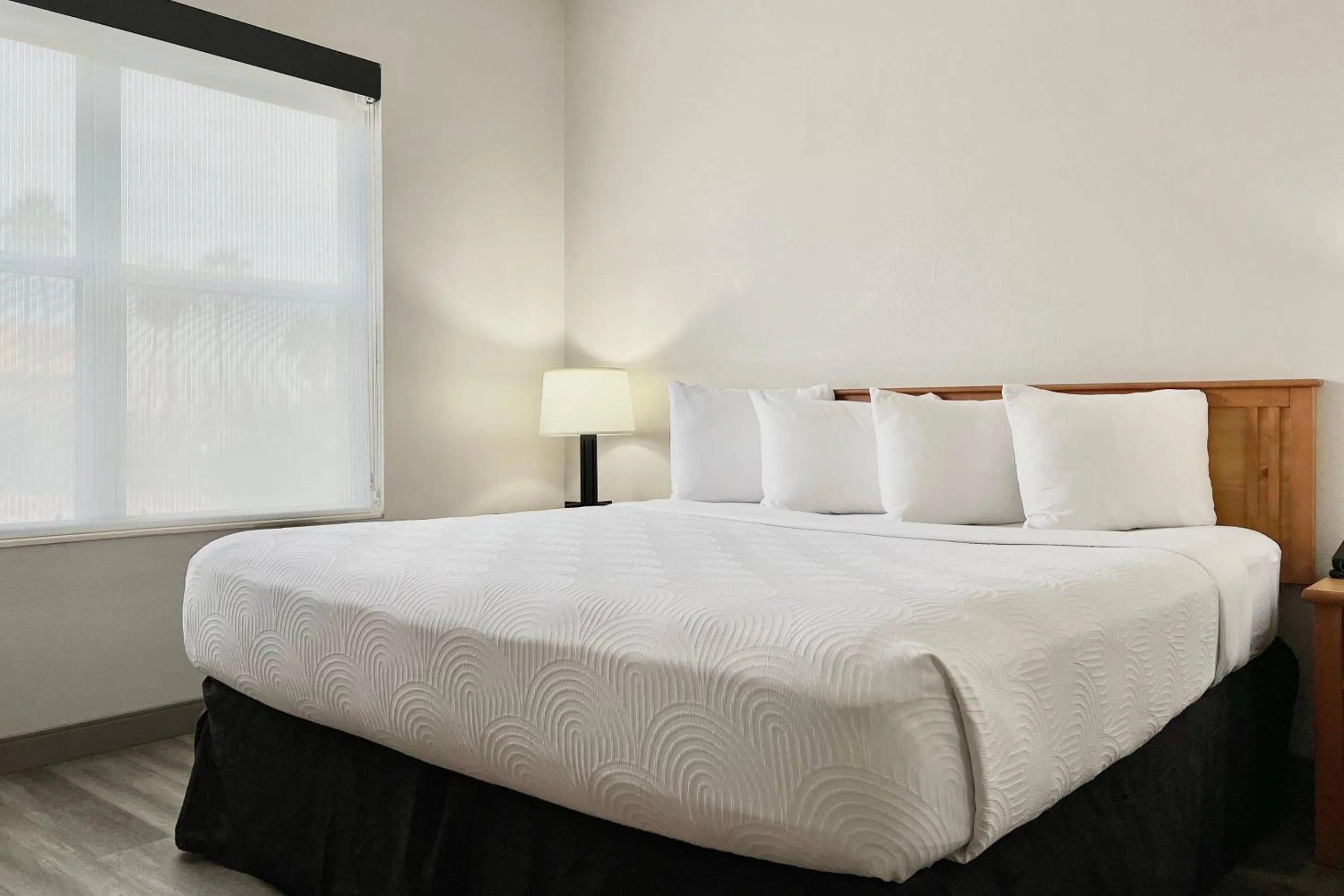 Bedroom, Bed in Country Inn & Suites by Radisson, Tucson Airport, AZ