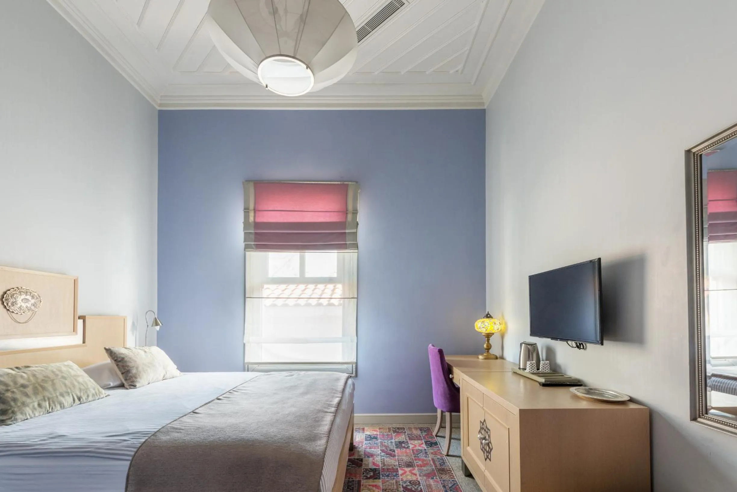 Bed in Delight Deluxe Hotel