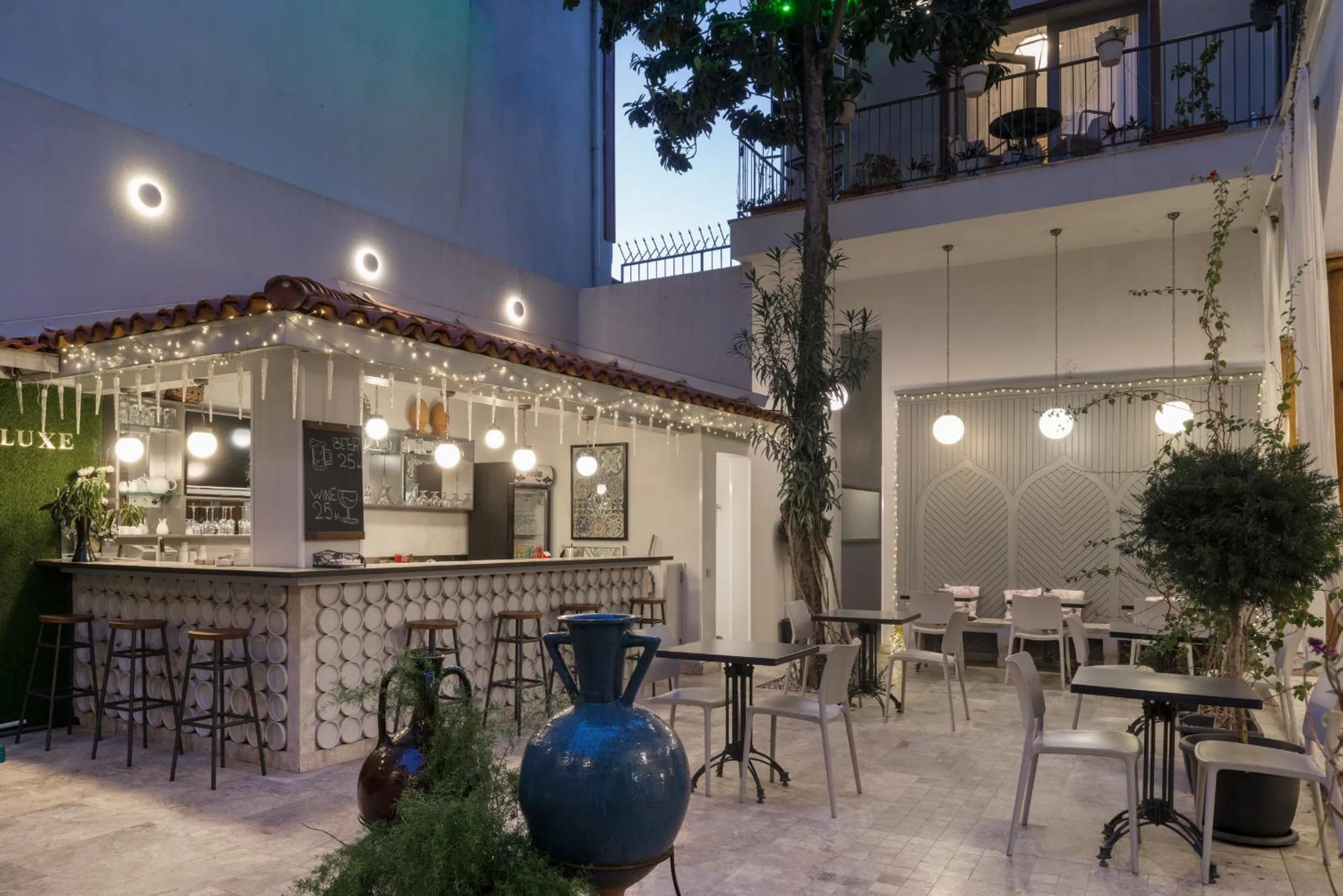 Drinks in Delight Deluxe Hotel