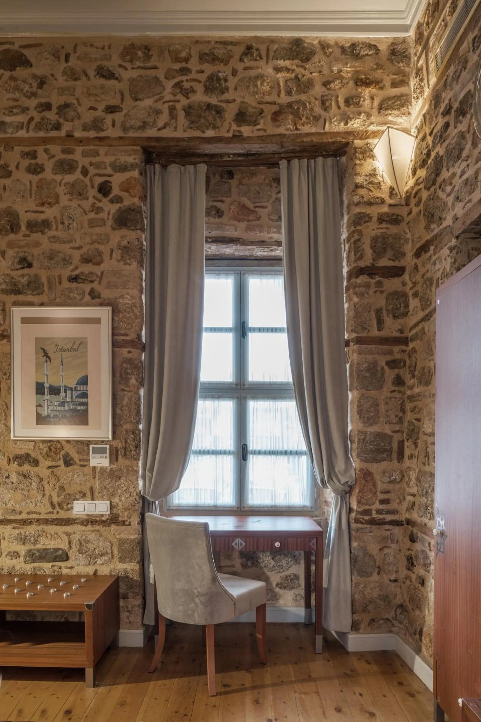 Delight Deluxe Hotel