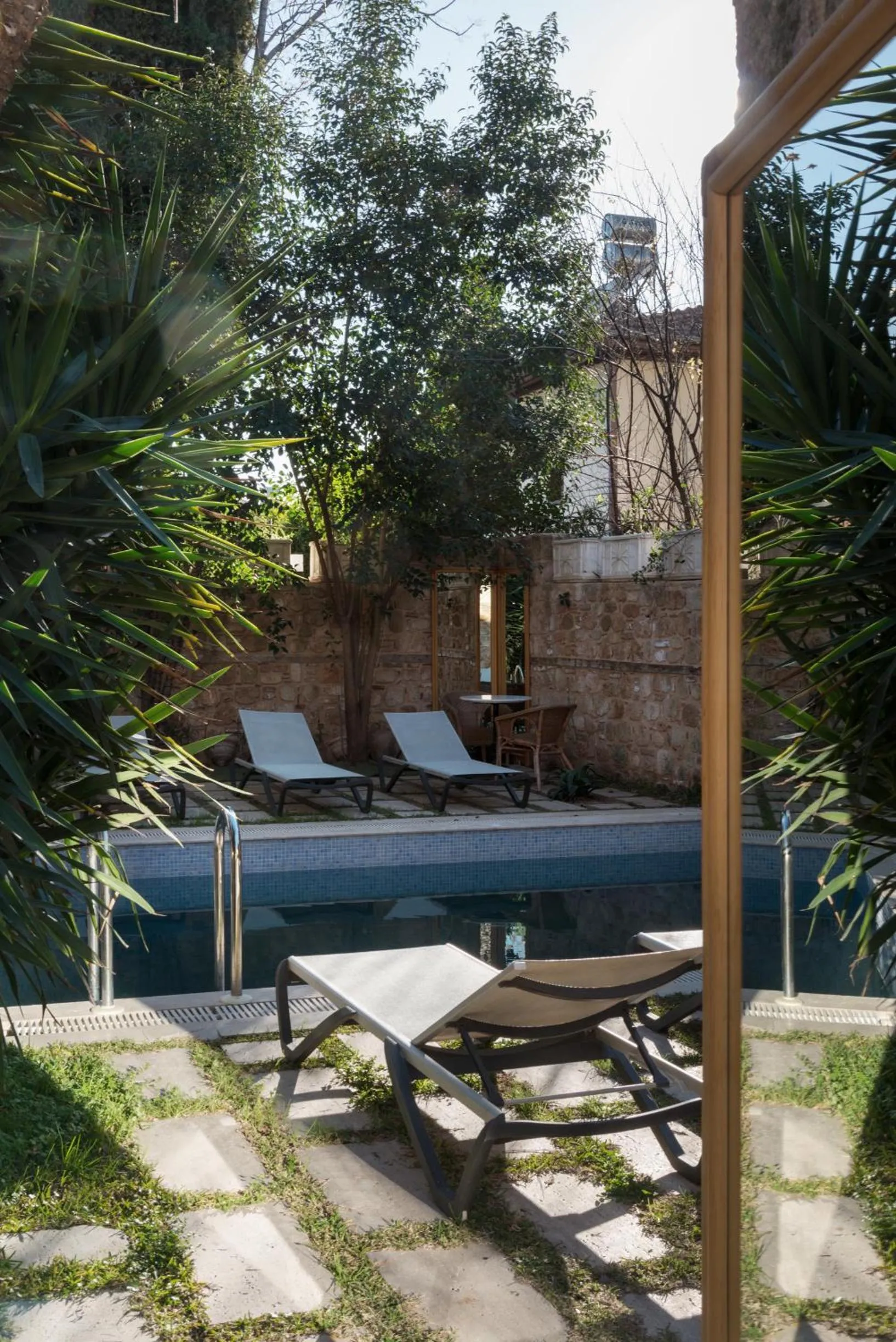 Swimming pool in Delight Deluxe Hotel