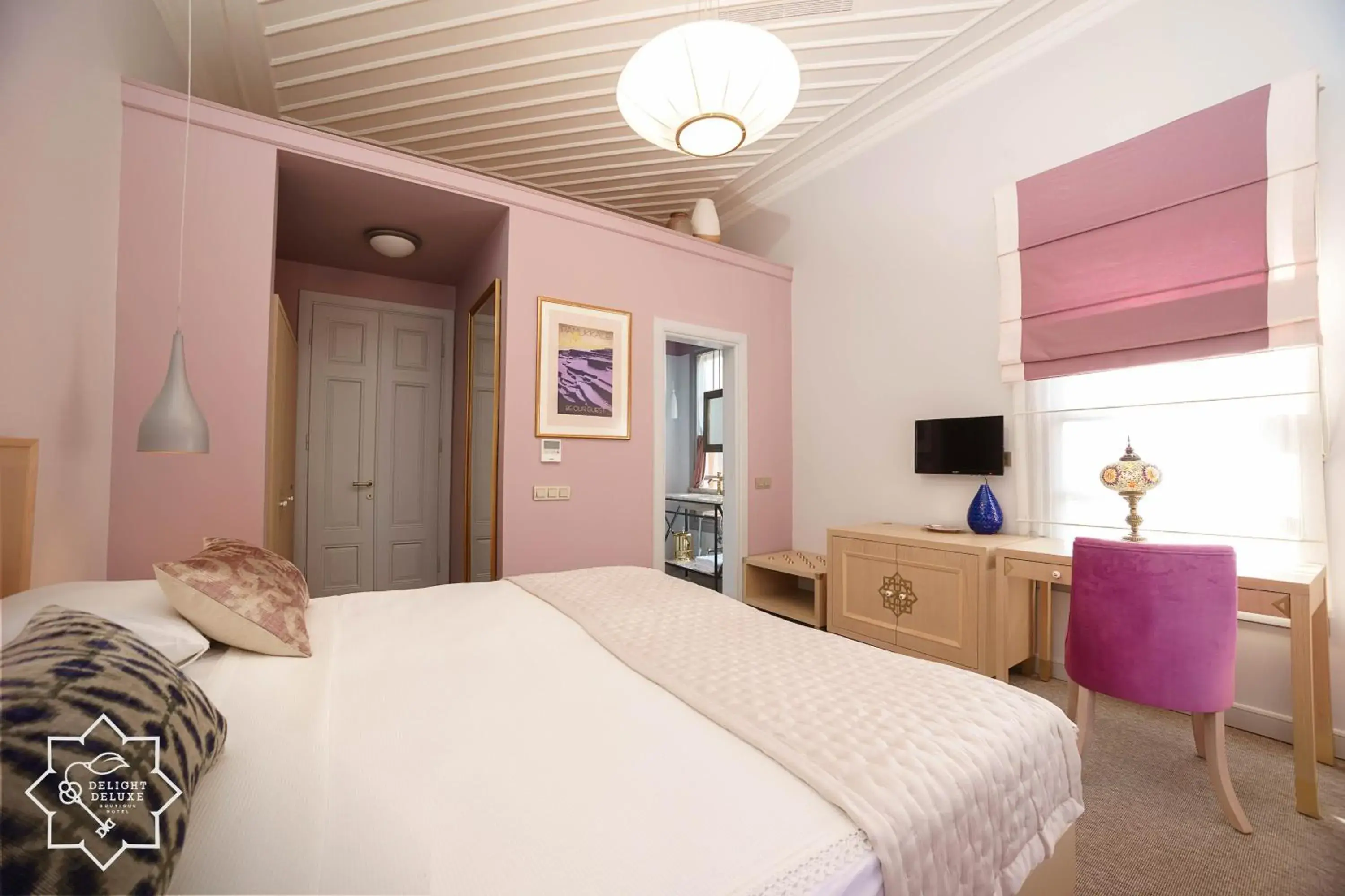 Photo of the whole room, Bed in Delight Deluxe Boutique Hotel
