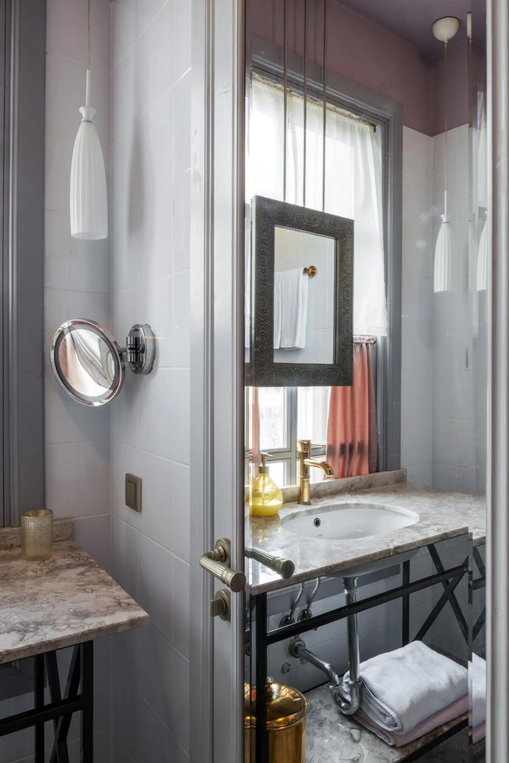 Delight Deluxe Hotel