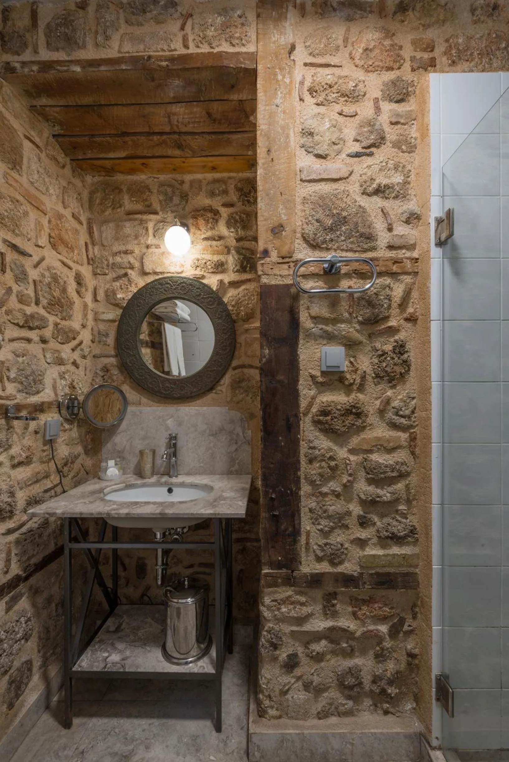 Delight Deluxe Hotel