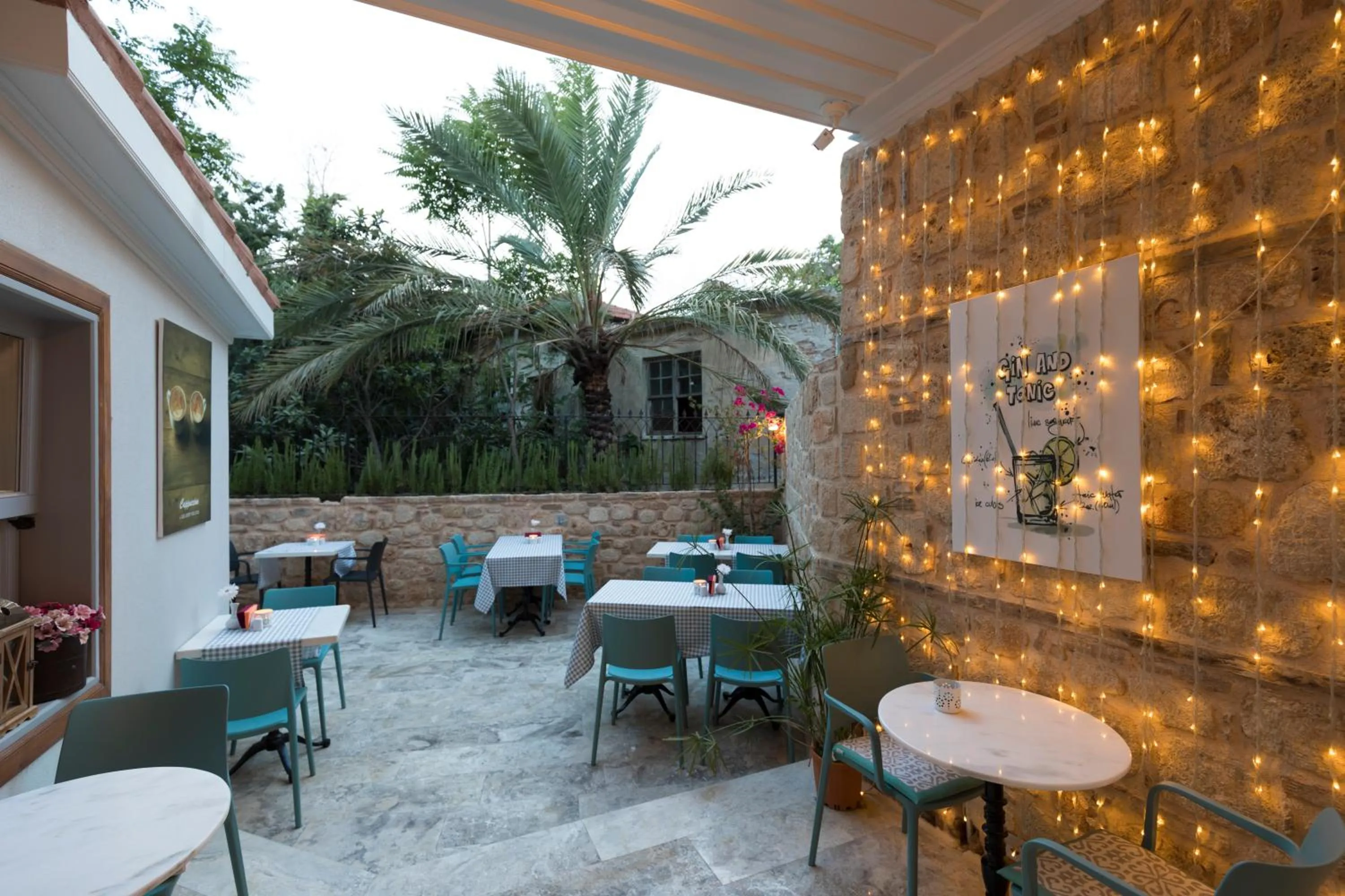 Restaurant/places to eat in Delight Deluxe Hotel