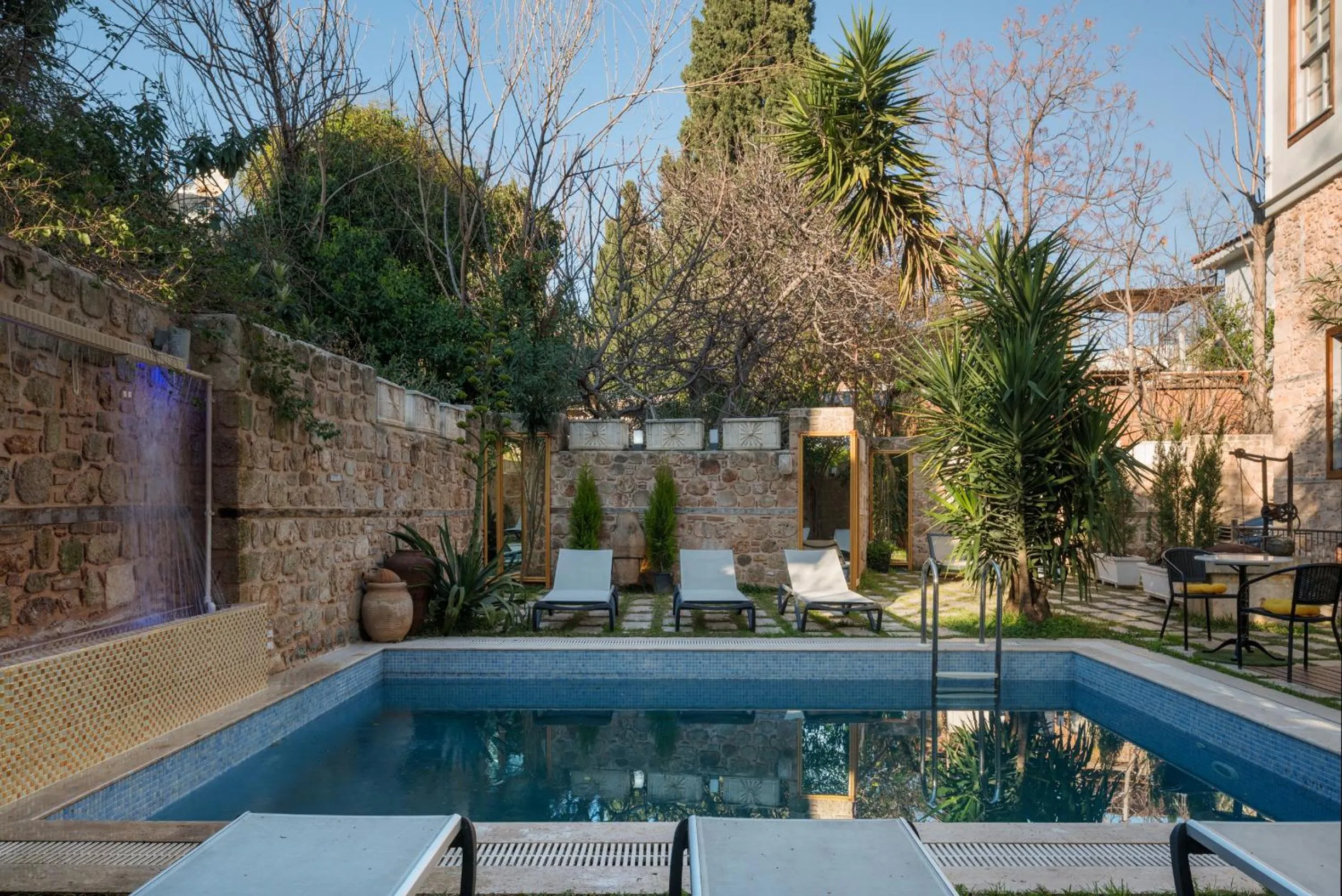 Swimming pool in Delight Deluxe Hotel