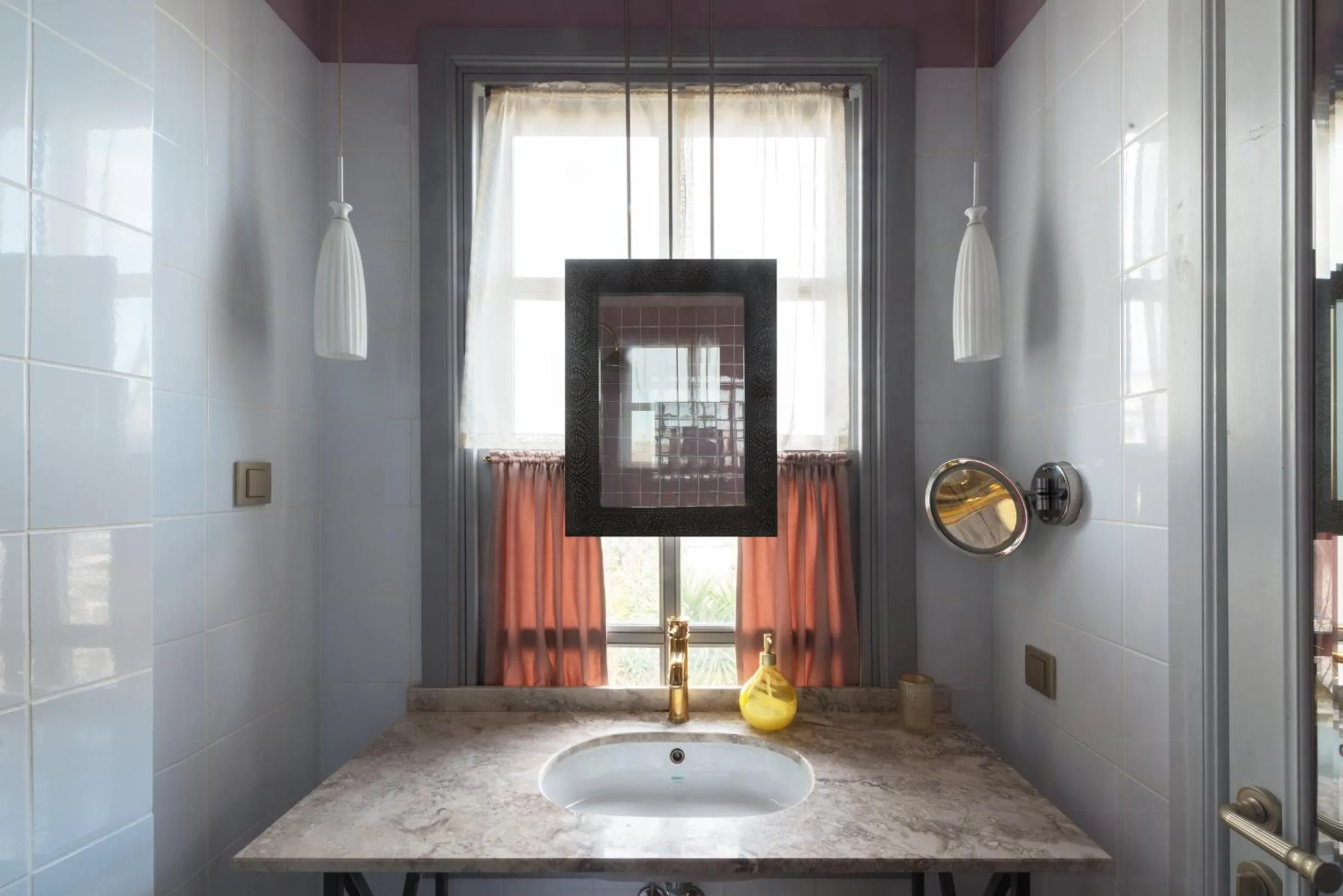 Delight Deluxe Hotel