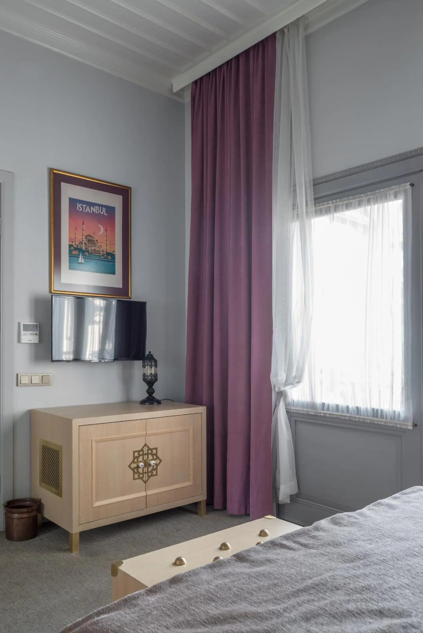 Bed in Delight Deluxe Hotel