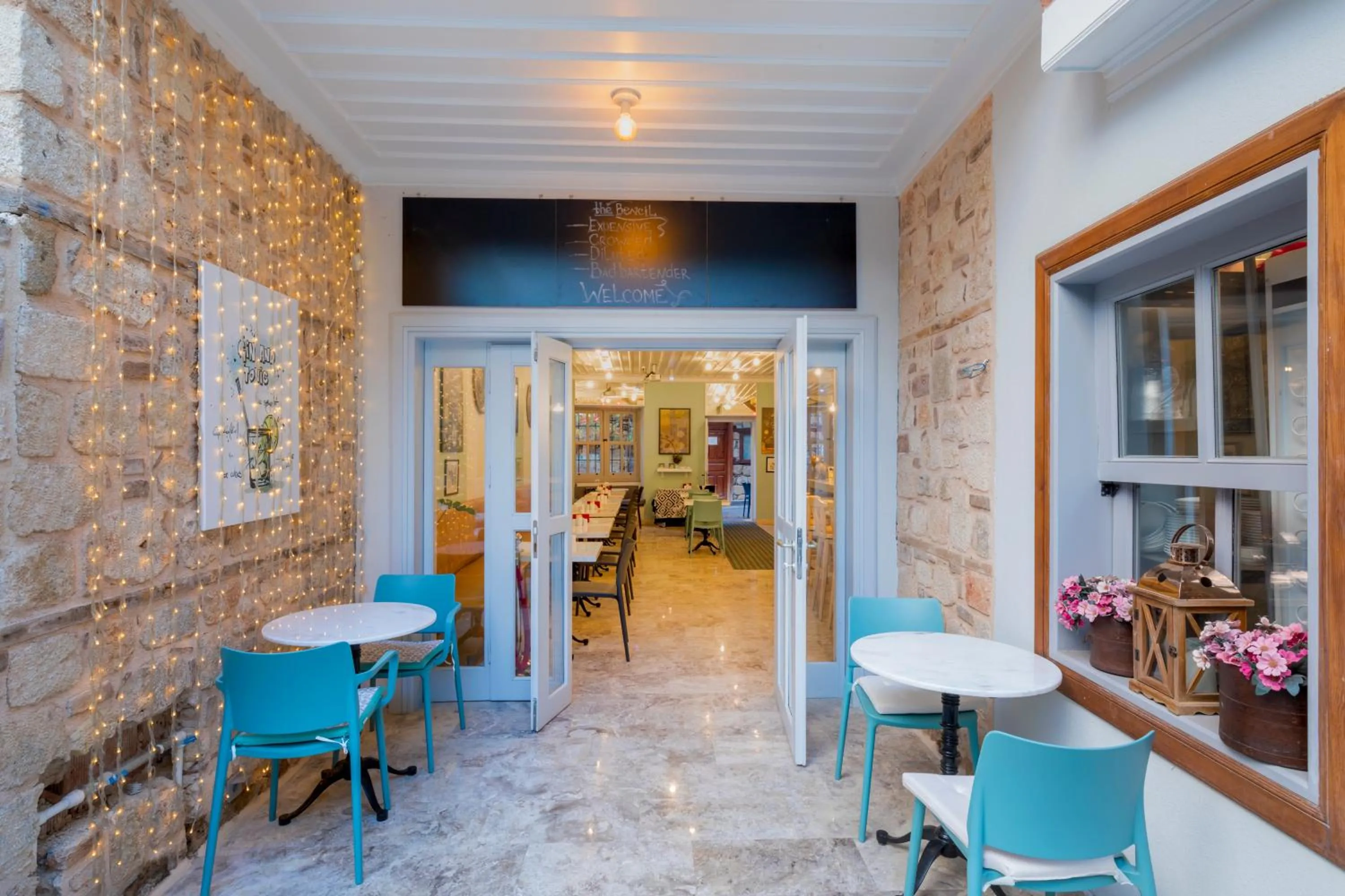 Restaurant/places to eat in Delight Deluxe Hotel