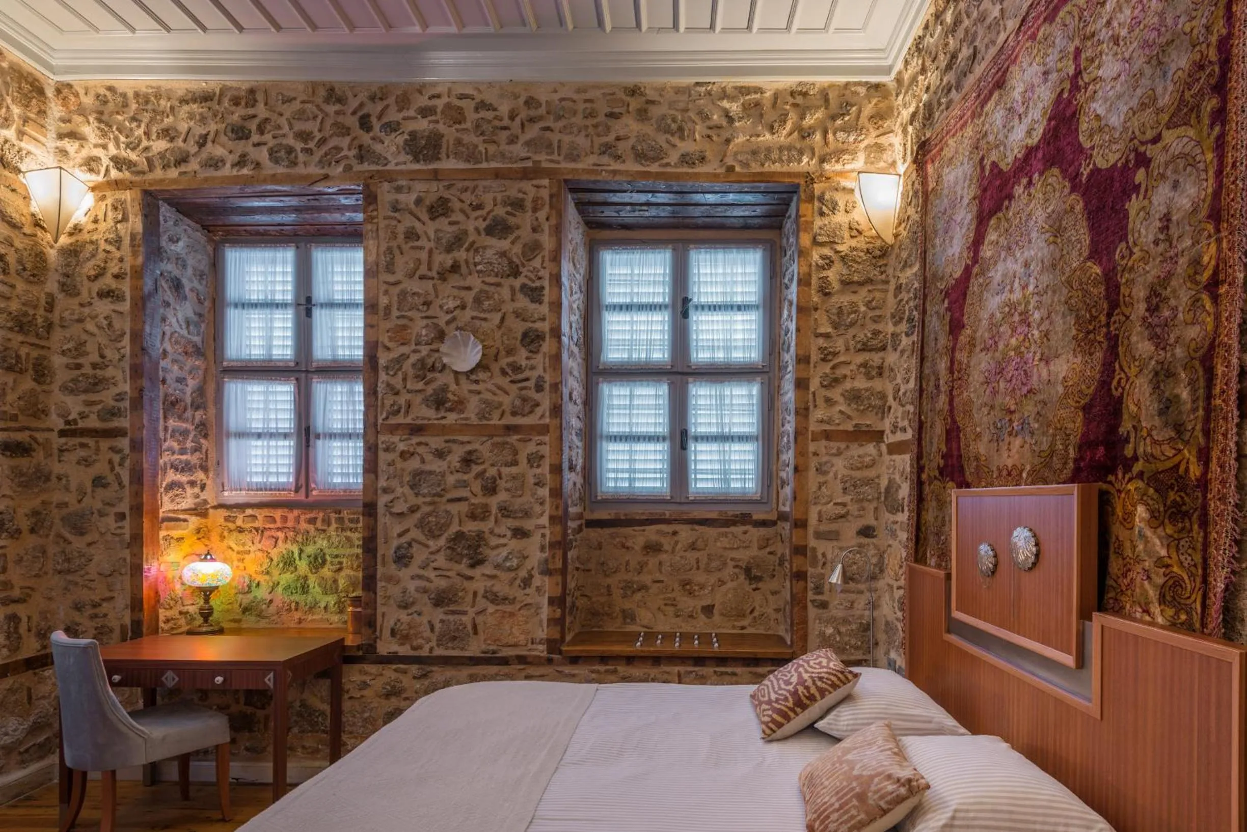 Bed in Delight Deluxe Hotel